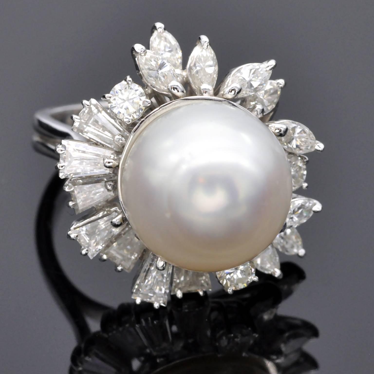 Pearl and Diamond Cocktail Gold Ring In Excellent Condition In Monte Carlo, MC