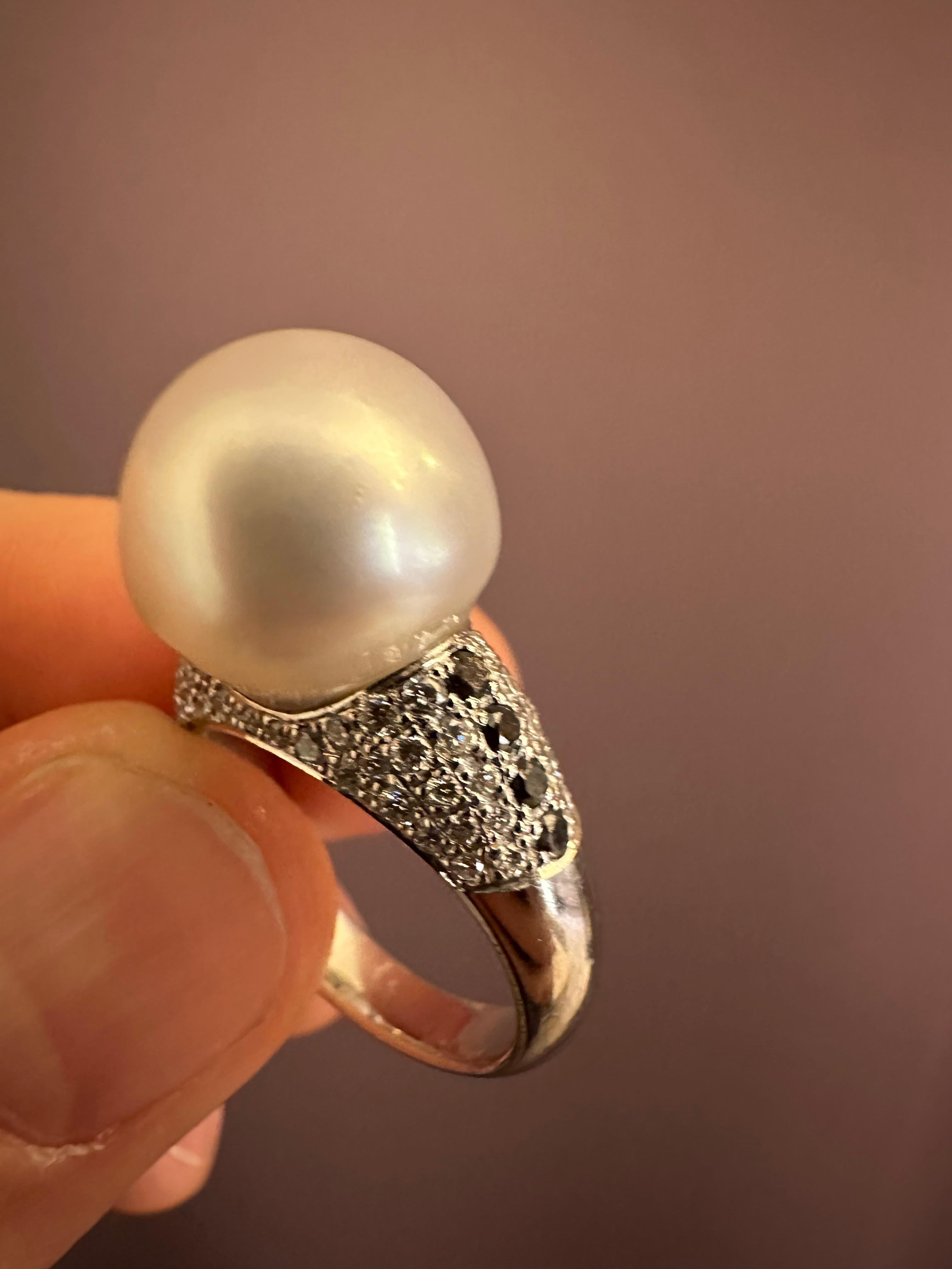 Pearl and Diamond Cocktail Ring set in Platinum In New Condition For Sale In Porto, PT