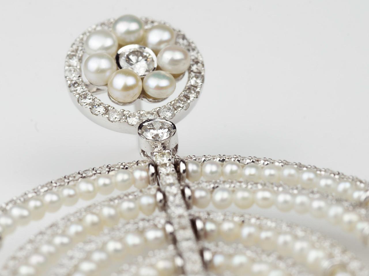 Pearl and Diamond Concentric Circle Earpendants by Umrao In Excellent Condition In San Antonio, TX