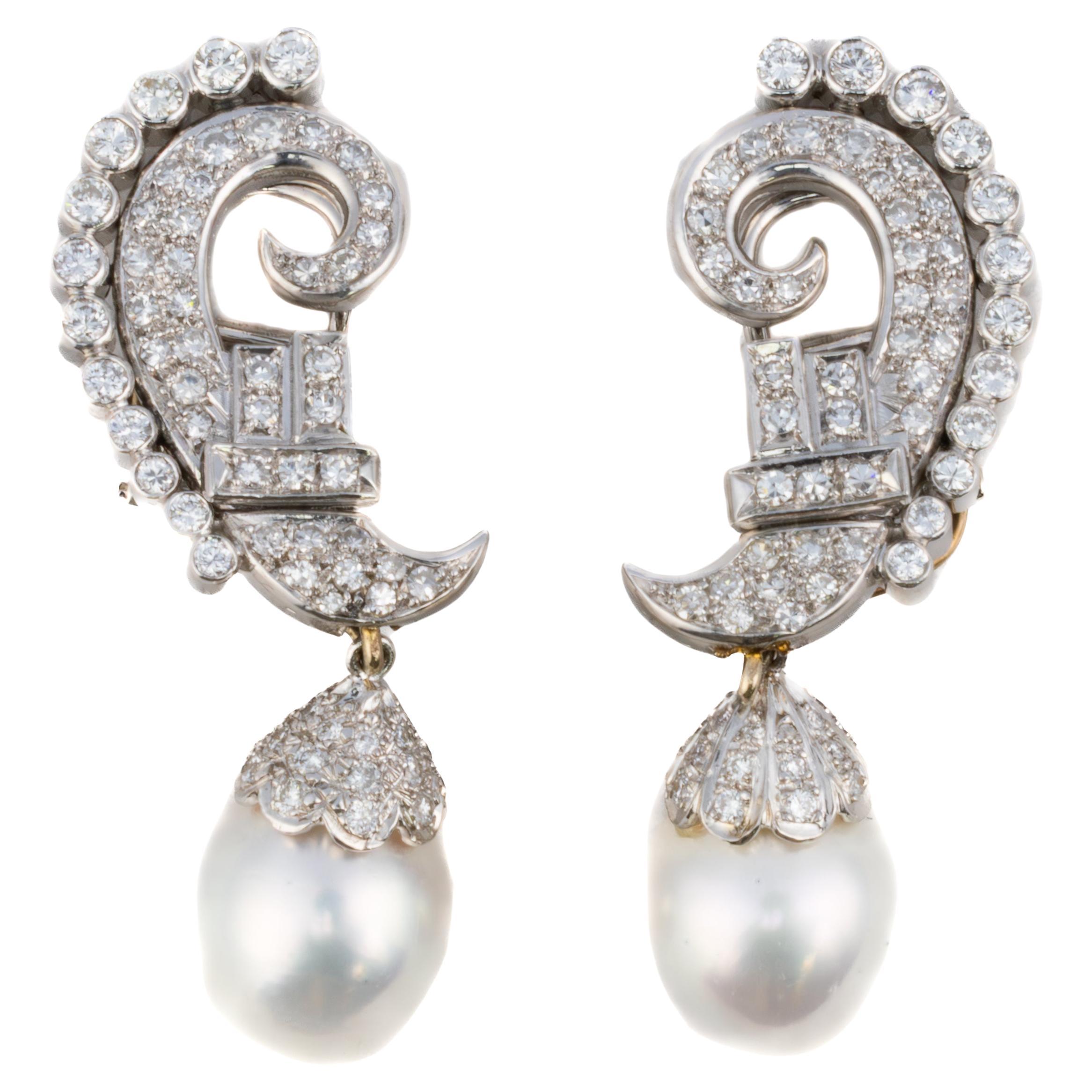 Pearl and Diamond Dangle Earrings in vendita