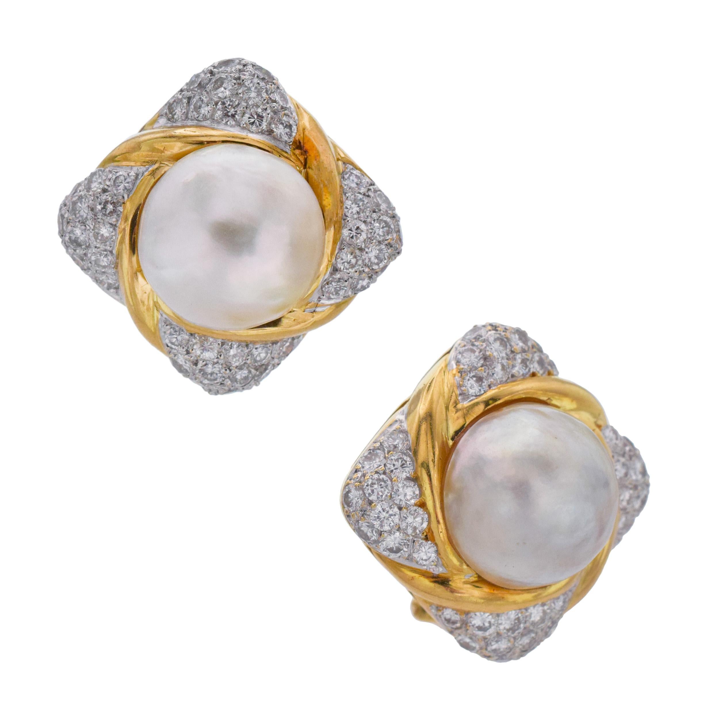 Clip per orecchie con perle e diamanti In condizioni ottime in vendita a New York, NY