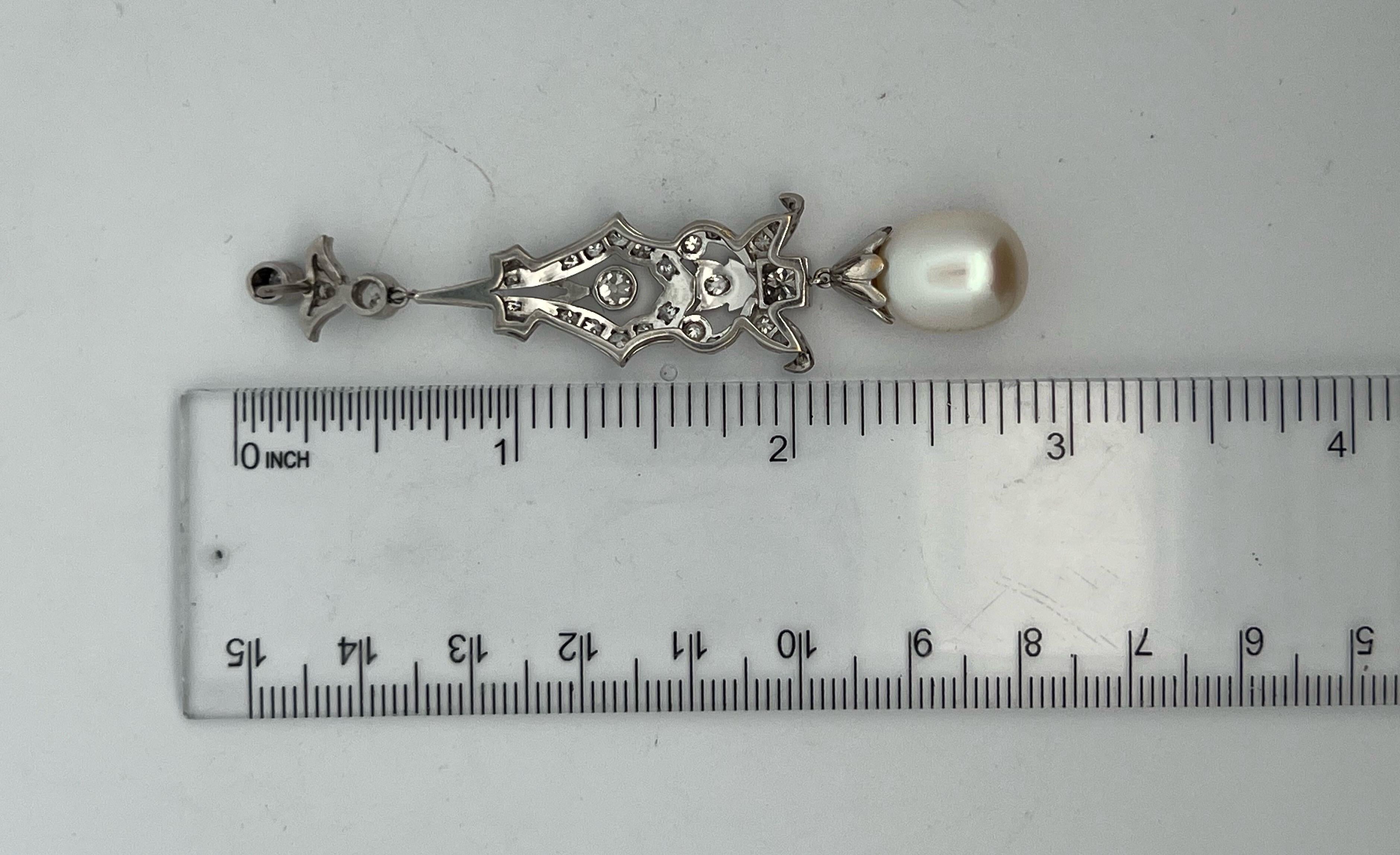 Pearl and Diamond Earrings In Excellent Condition For Sale In New York, NY