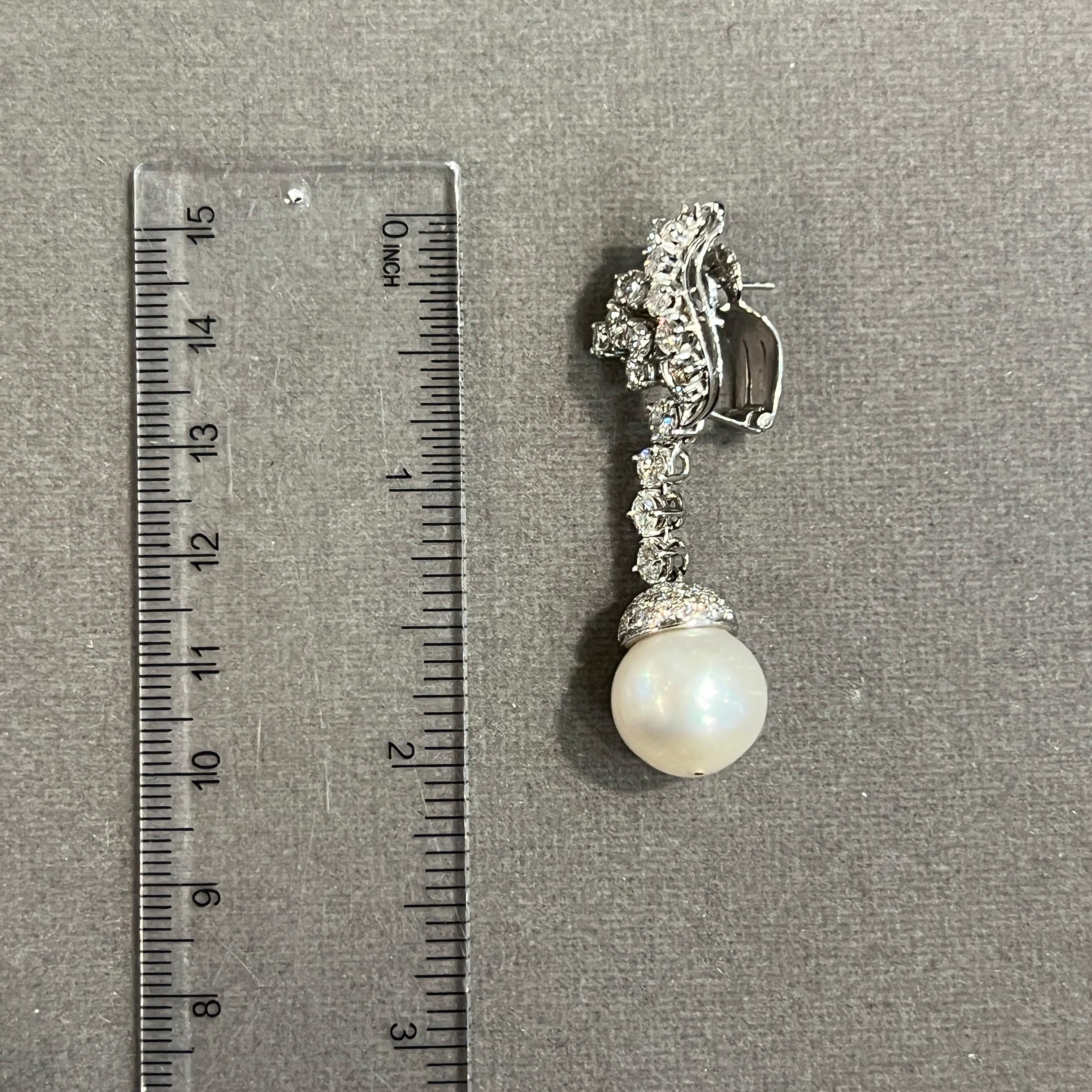 Pearl and Diamond Earrings In Excellent Condition For Sale In New York, NY