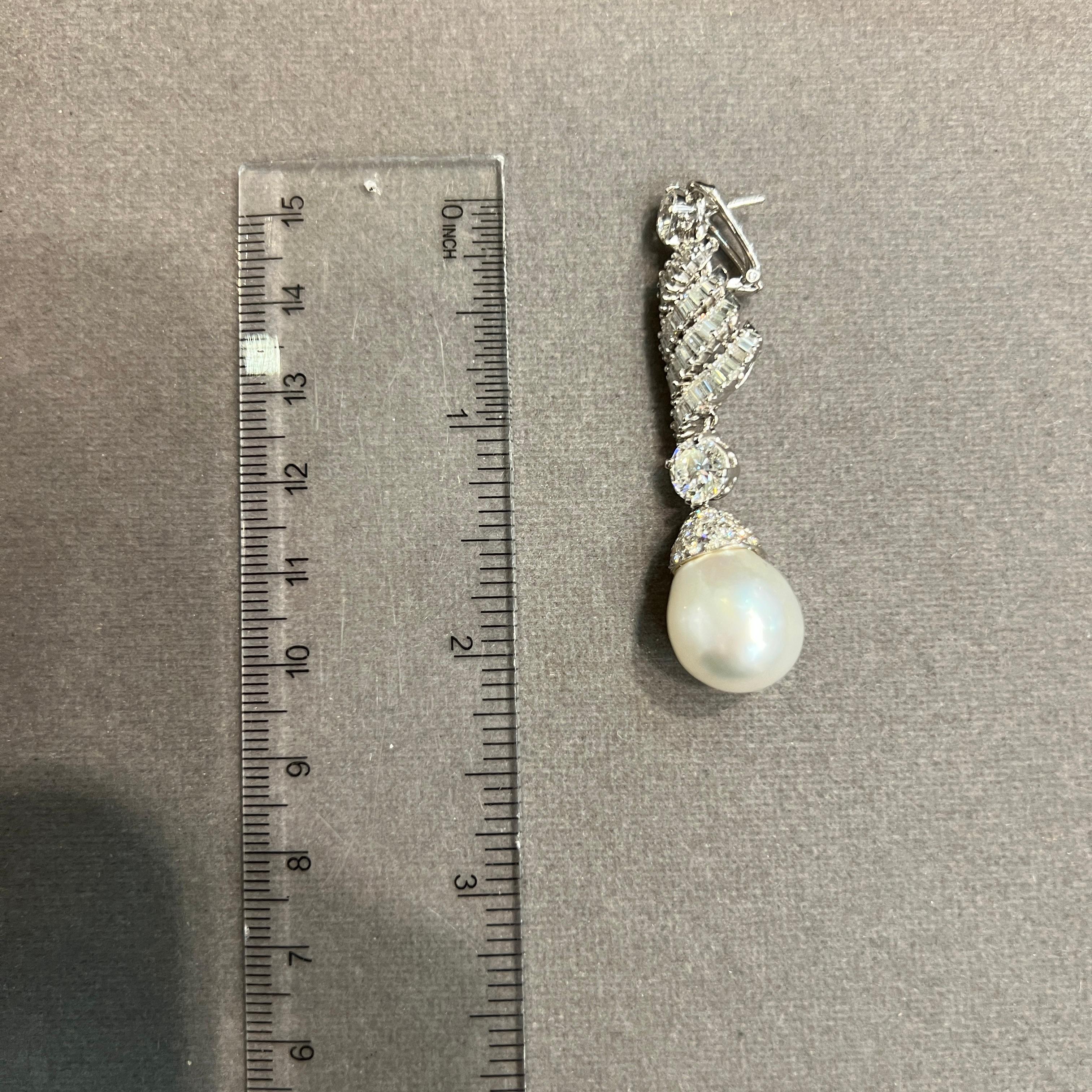 Pearl and Diamond Earrings In Excellent Condition For Sale In New York, NY