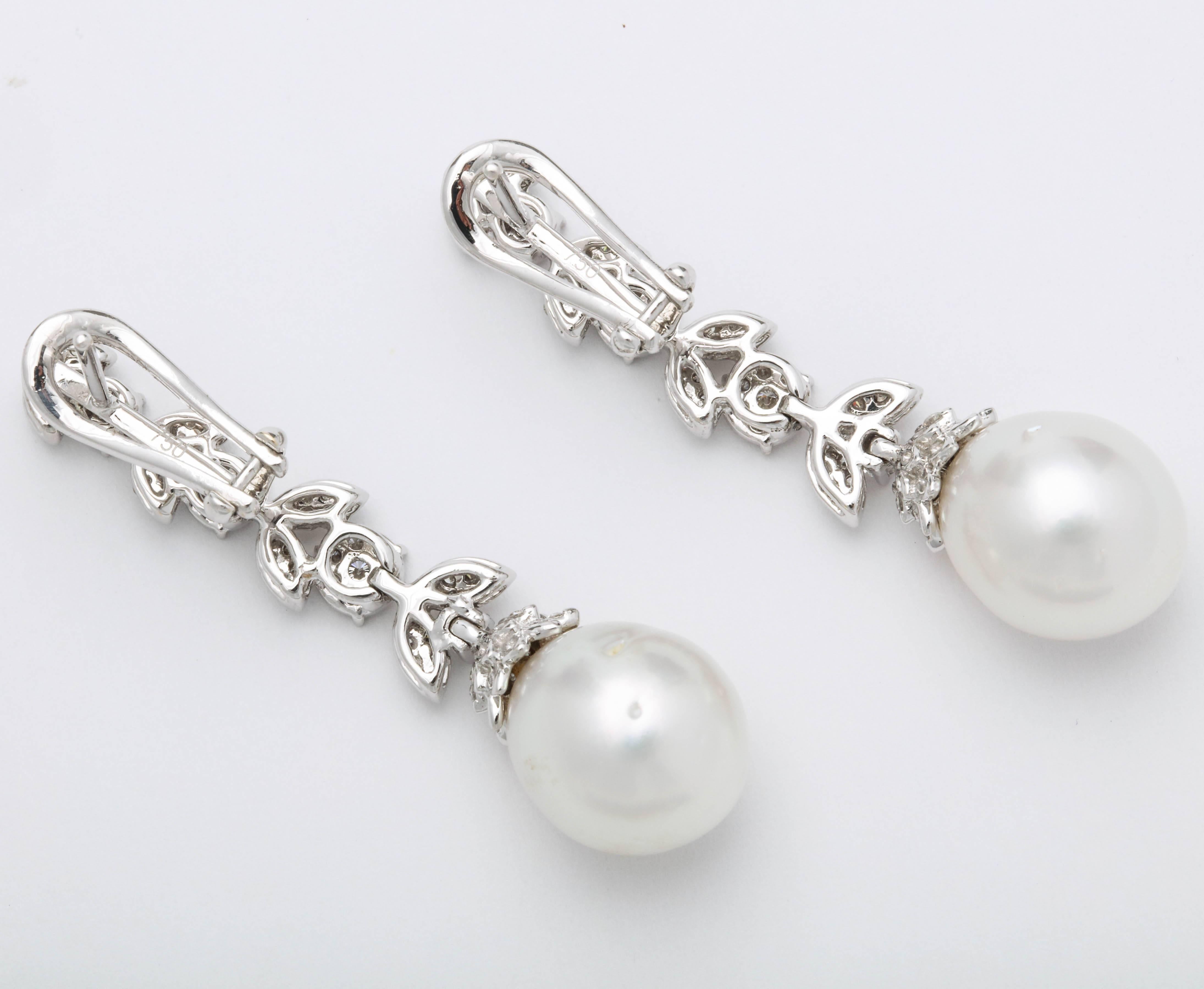 Perlen- und Diamant-Ohrringe Damen im Angebot