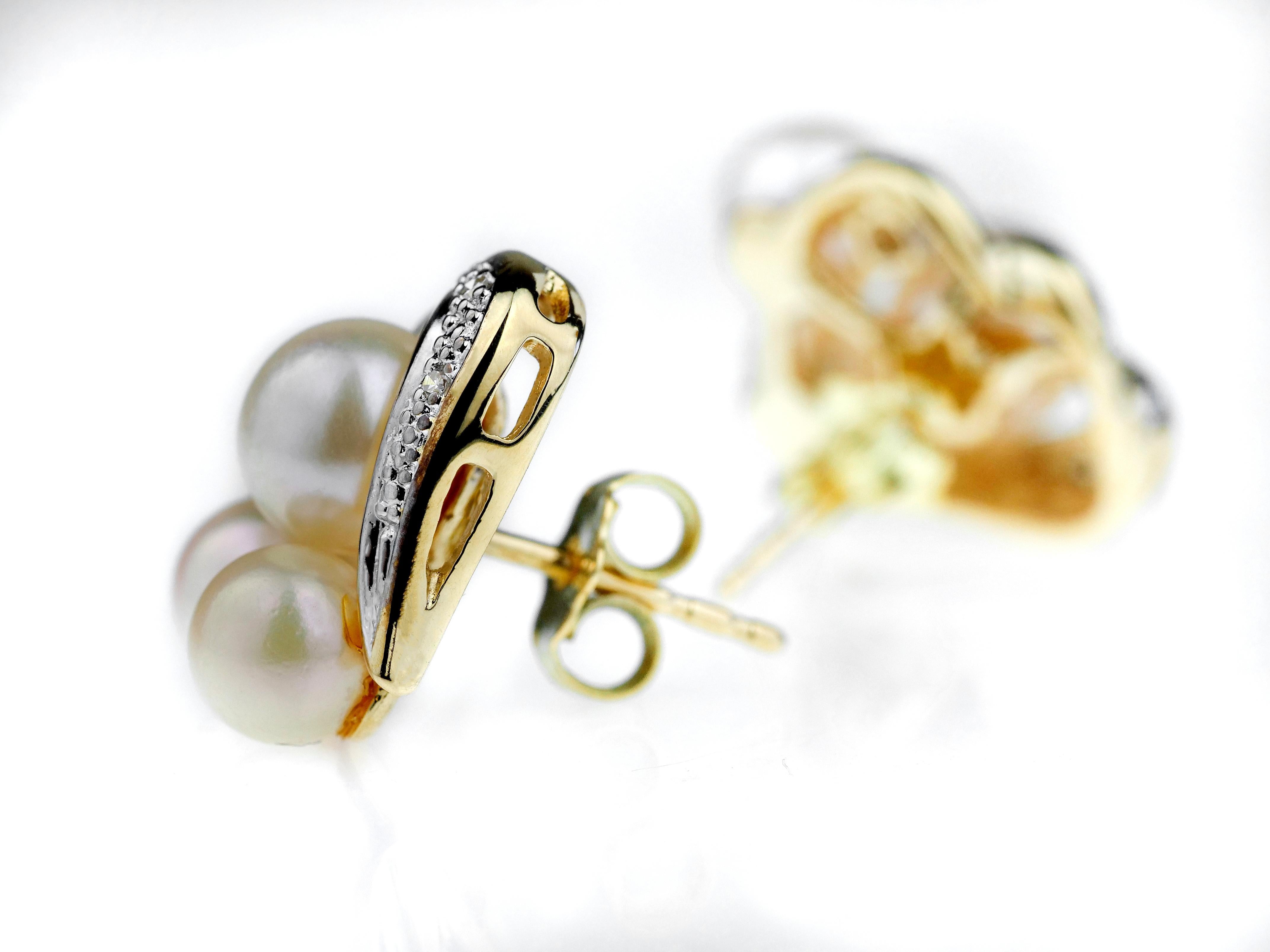 Modern Pearl and Diamond Heart/Love Earrings in 18 Carat Gold For Sale