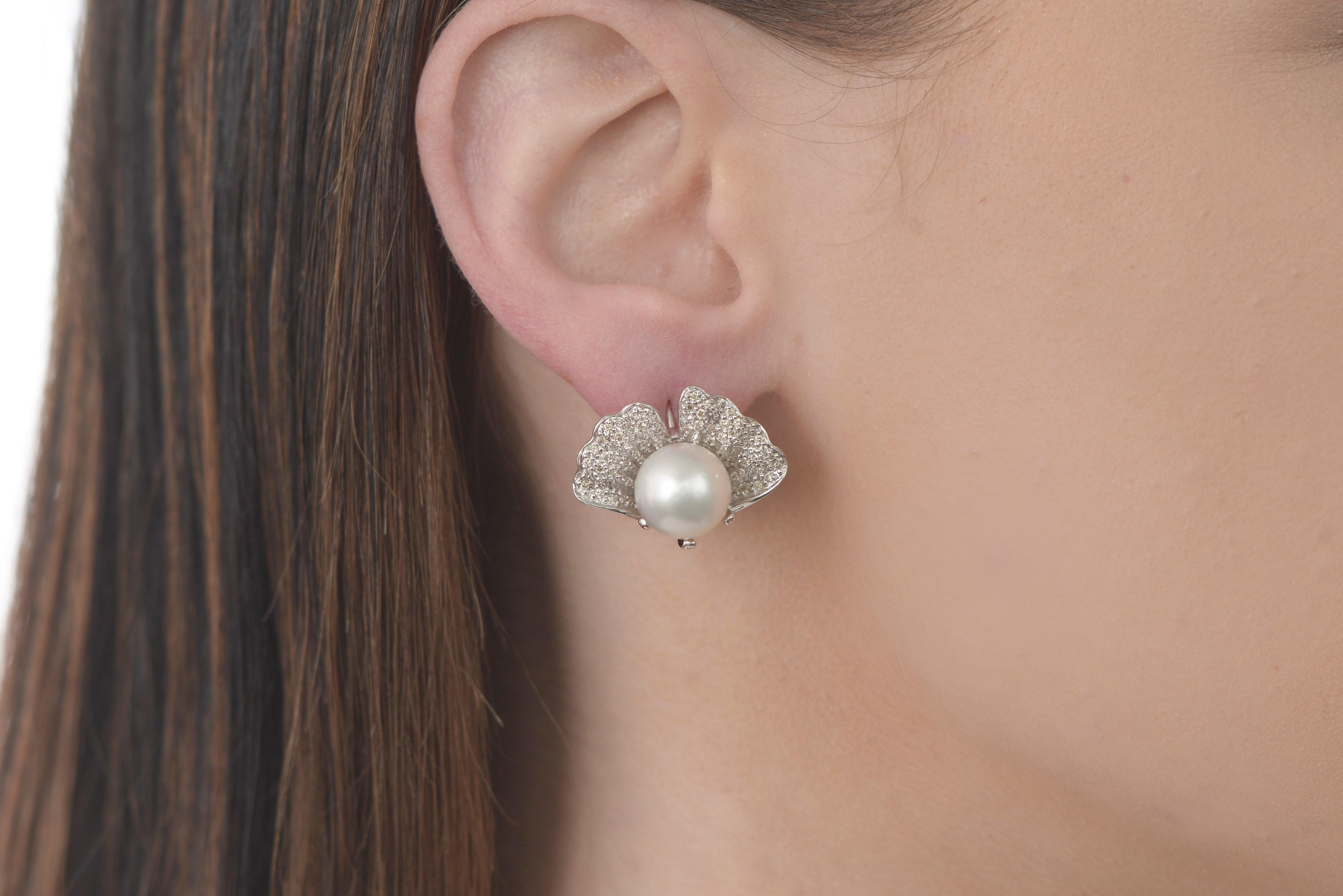 Pearl and Diamond Flower Earrings In New Condition In Houston, TX