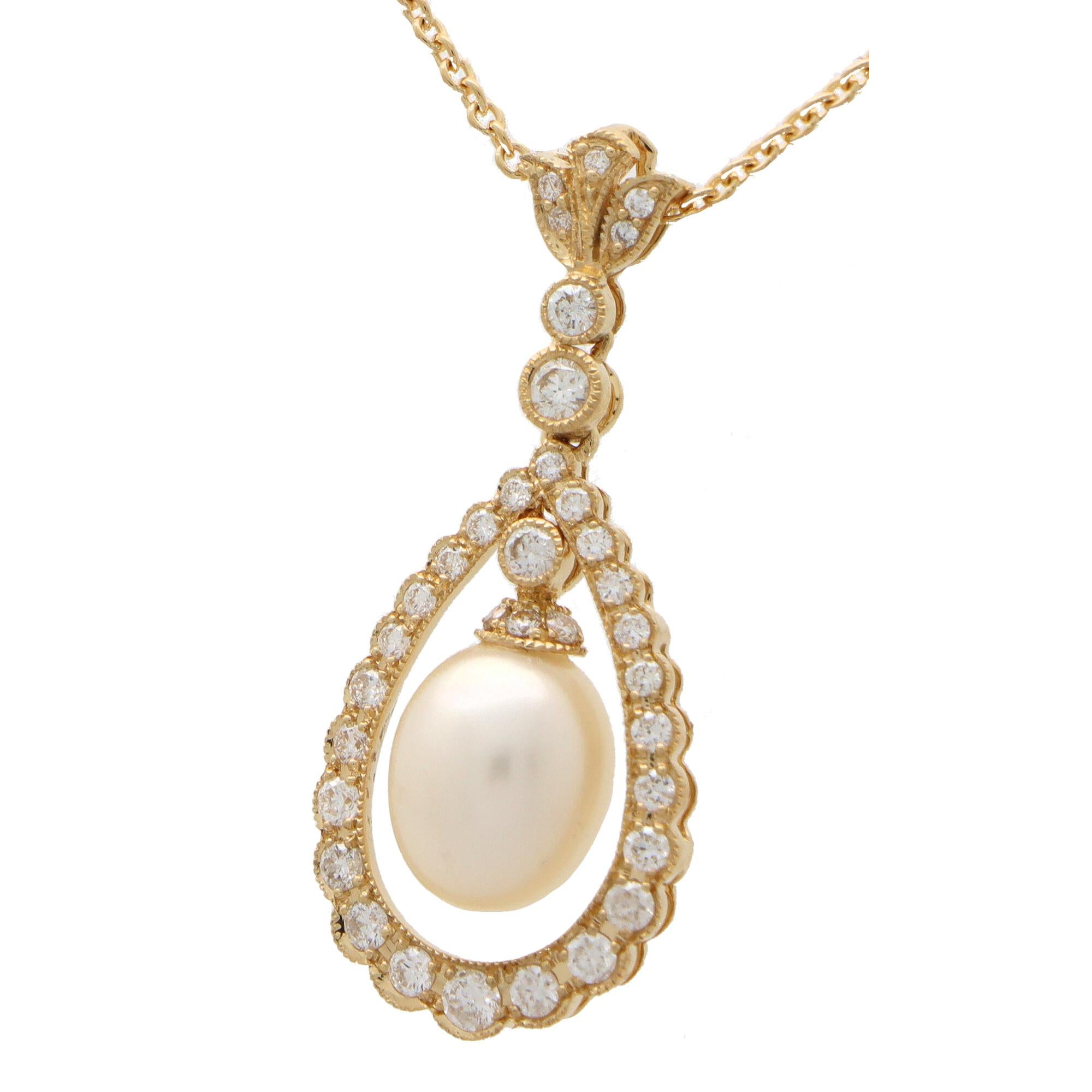 Women's or Men's  Pearl and Diamond Garland Pendant Necklace Set in 18k Yellow Gold For Sale