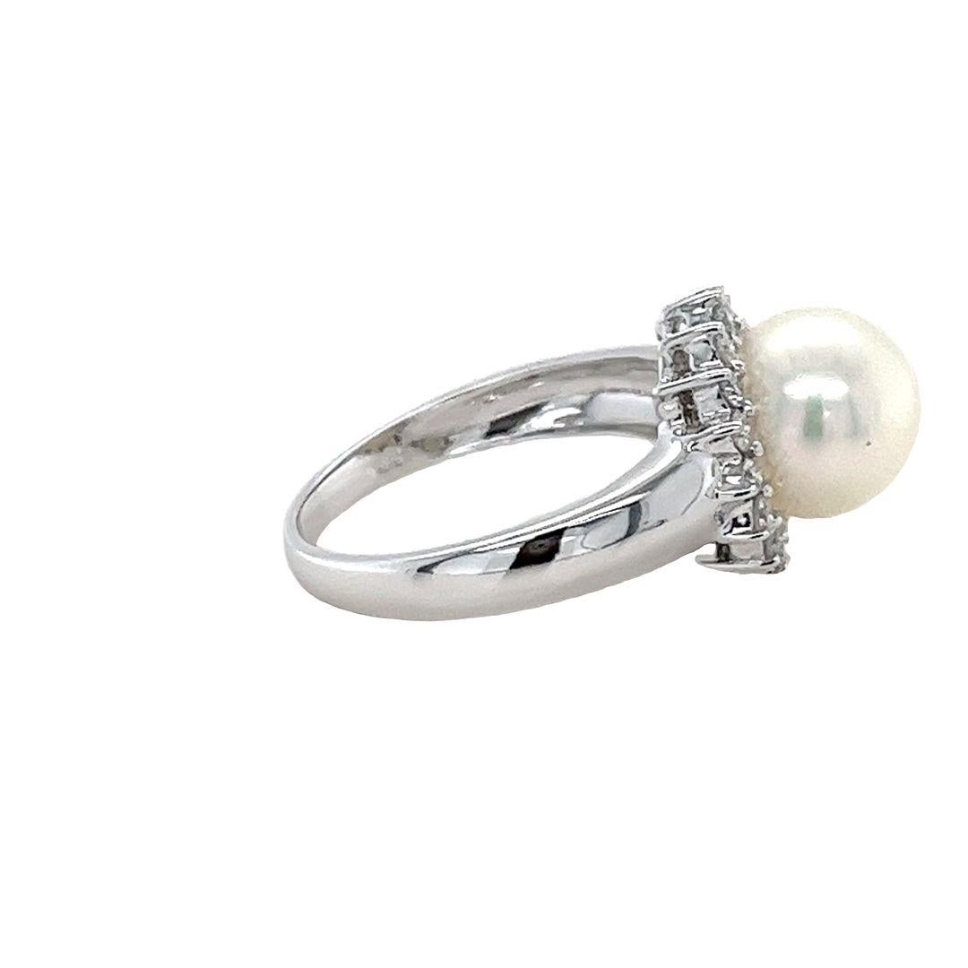Round Cut Pearl and diamond halo ring in white gold For Sale