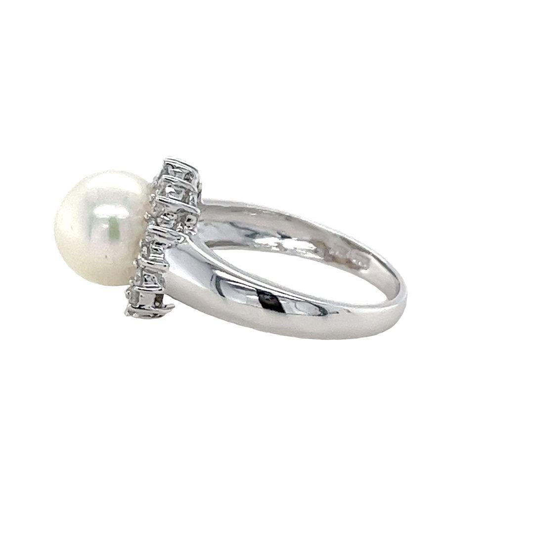 Women's Pearl and diamond halo ring in white gold For Sale