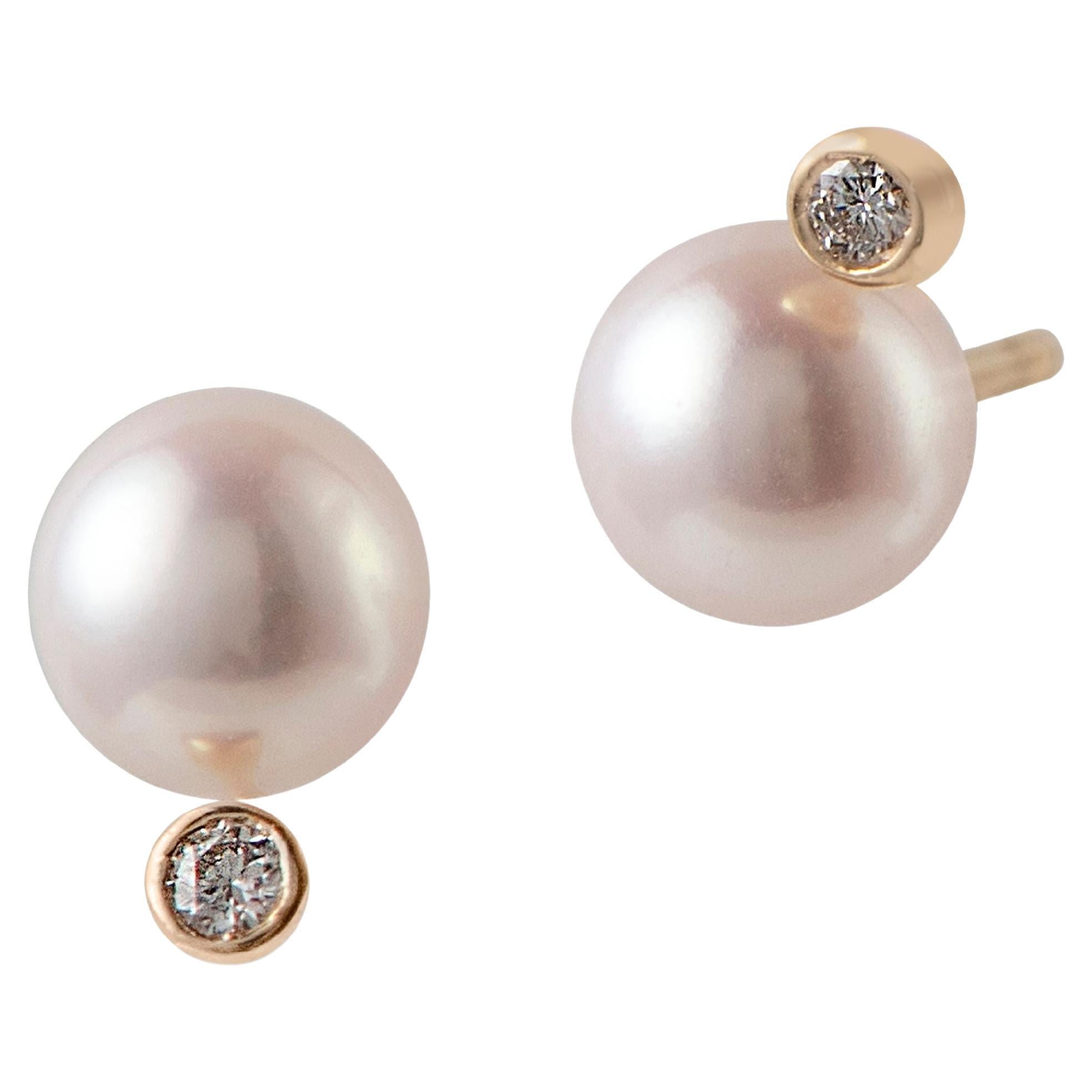 Pearl and diamond mini earrings, in 18K Gold For Sale
