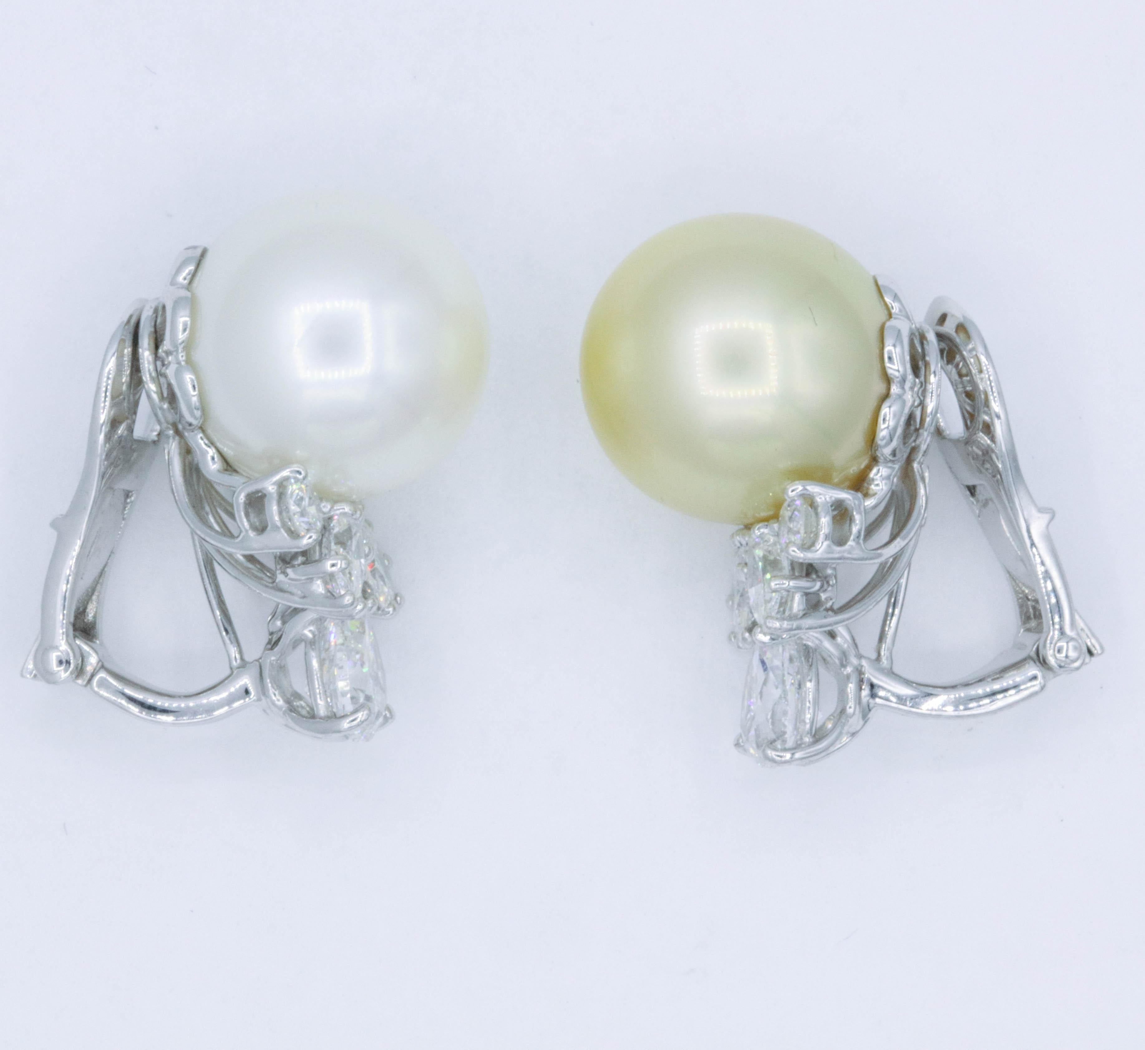 Pearl and Diamond 'Mismatch' Earrings 1.39 Carat Platinum In New Condition For Sale In New York, NY