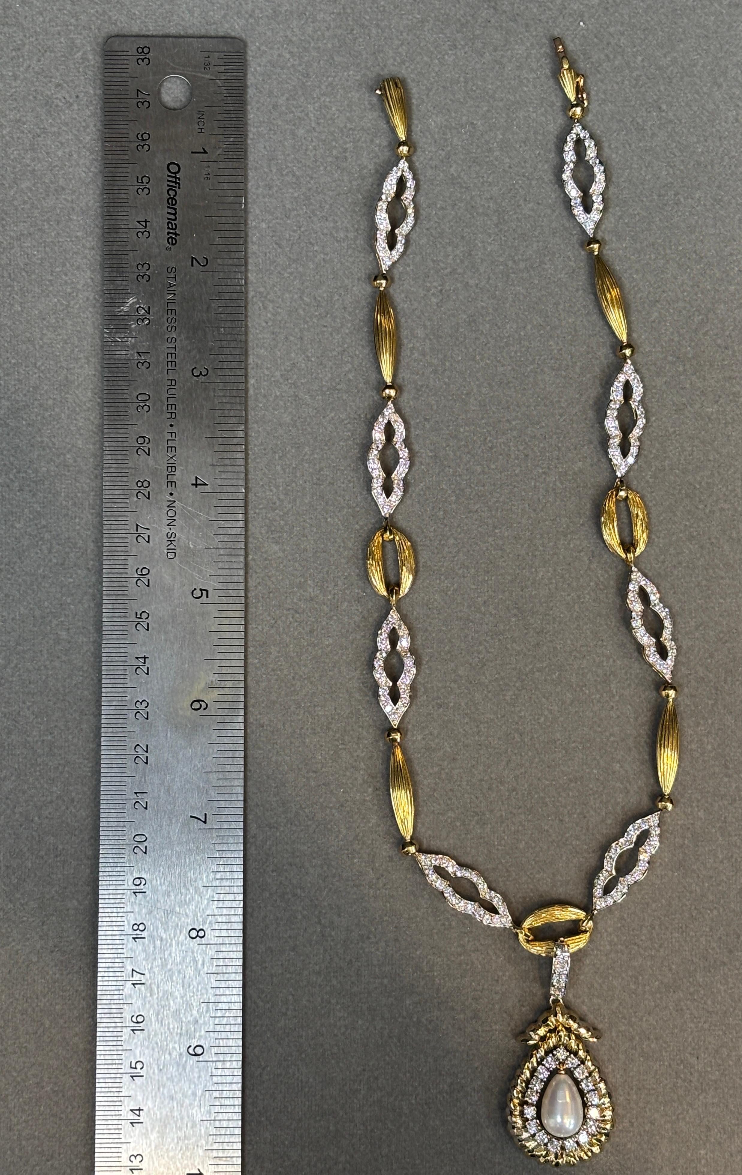 Pearl and Diamond Necklace In Excellent Condition For Sale In New York, NY