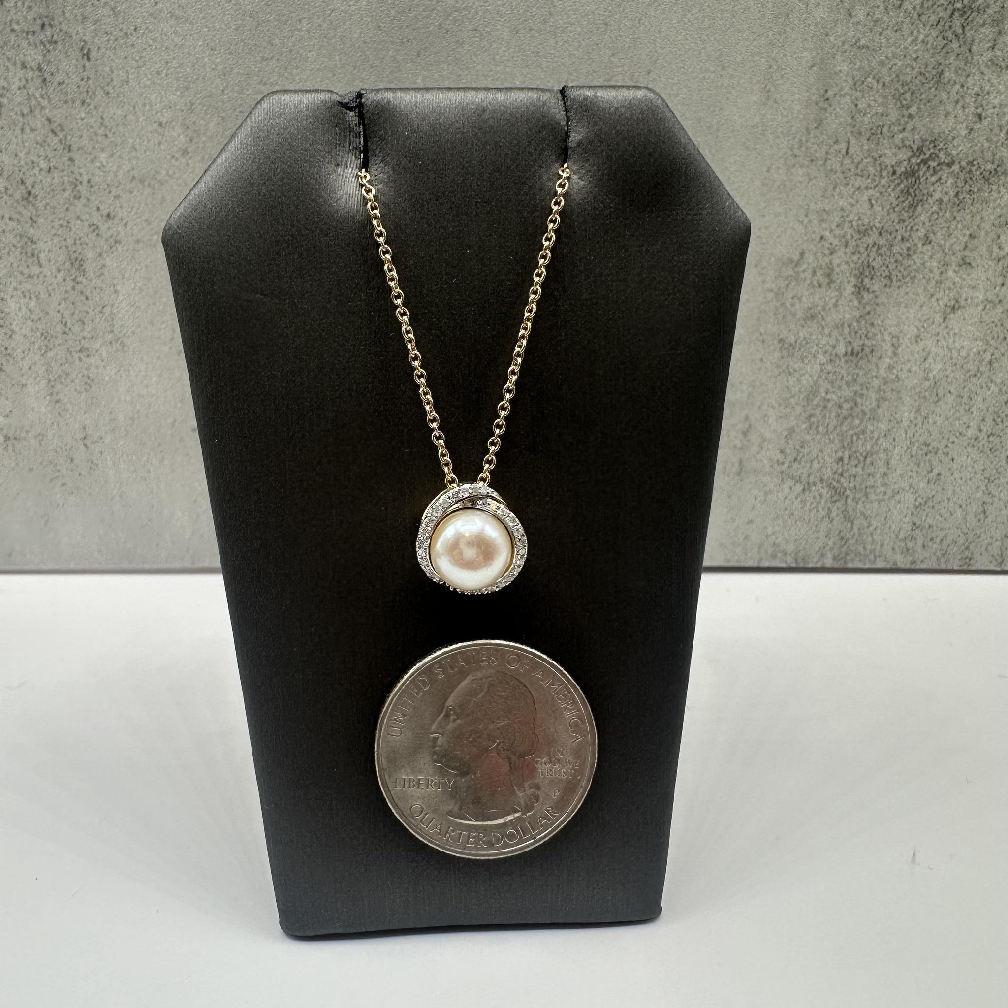 Pearl and Diamond Necklace in 10kt Yellow Gold - 0.15ctw Diamonds, 8mm Pearl In New Condition For Sale In West Hempstead, NY