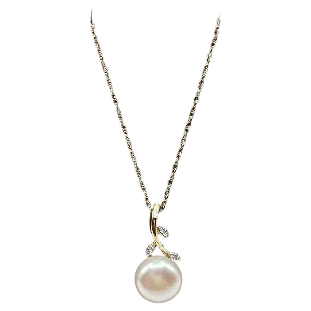 Collier de perles et de diamants en or jaune 10kt - 8.3mm, 0.03ctw, New en vente