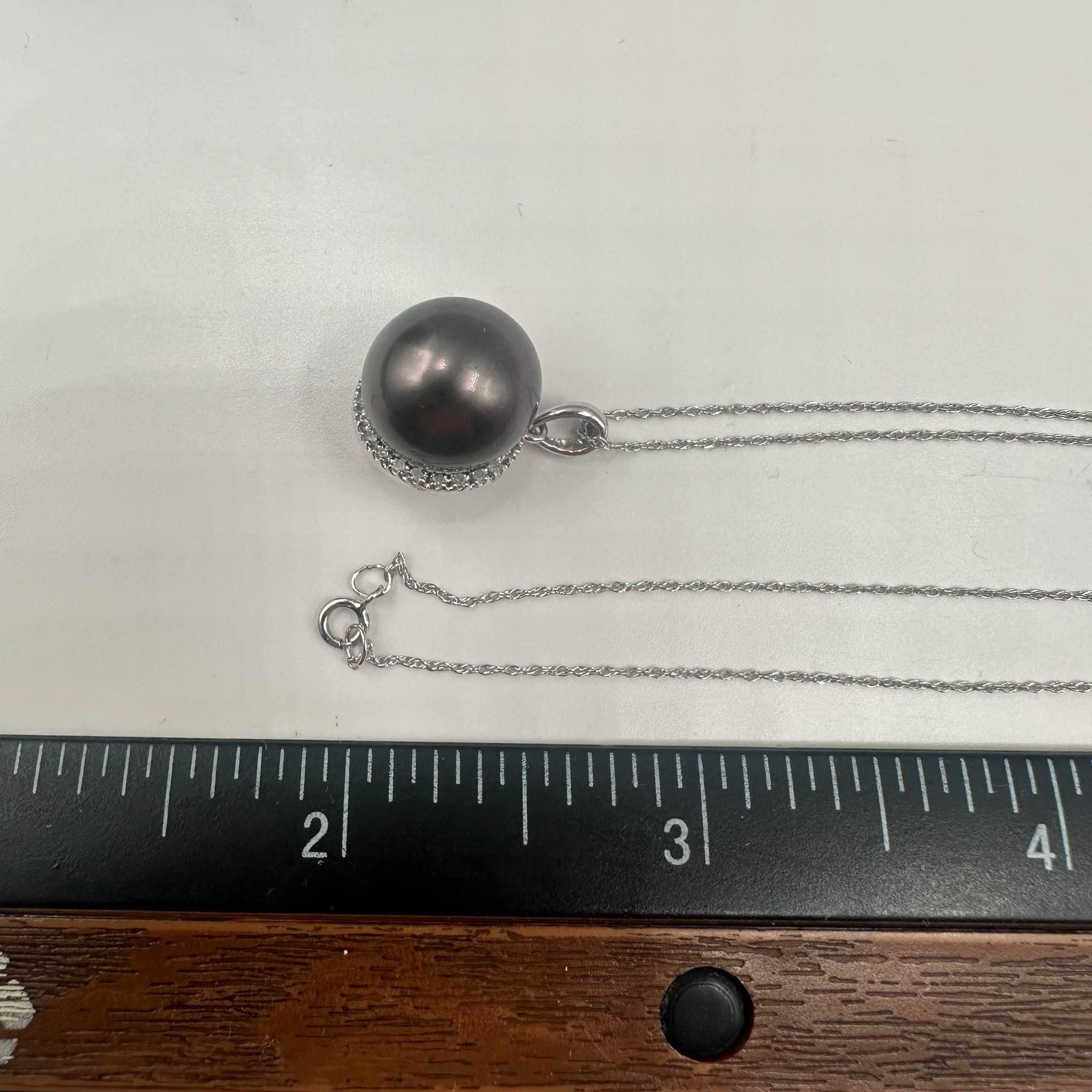Collier de perles et de diamants en or blanc 14kt -perle de 12 mm, diamants de 0,10ctw, 18
