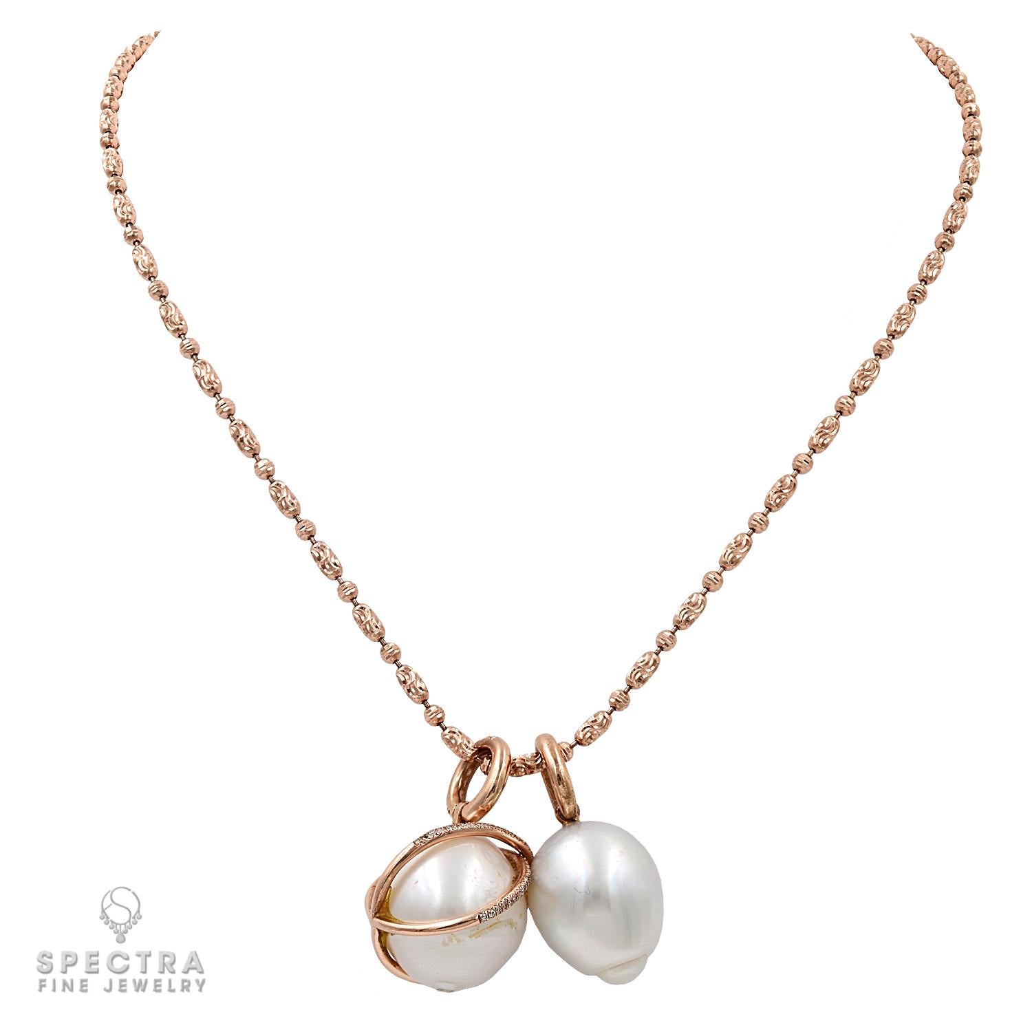 Contemporaneo Collana con ciondolo di perle e diamanti in oro rosa 14k in vendita