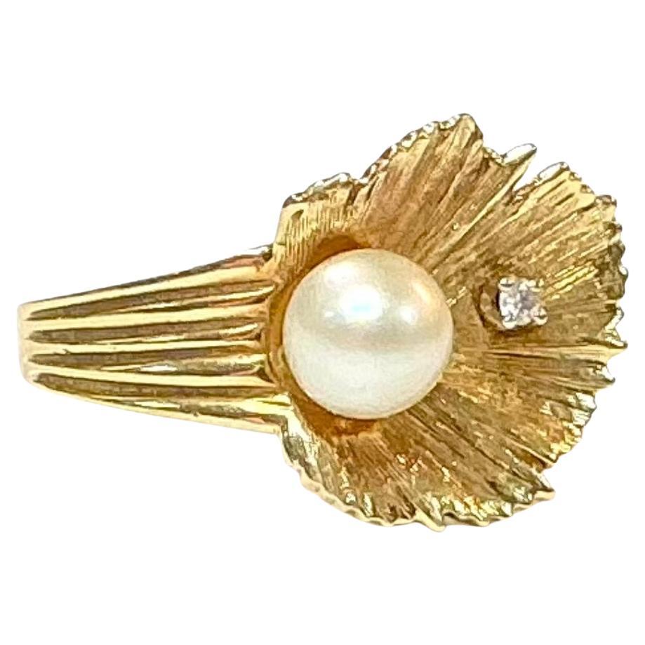 Women's Pearl And Diamond Ring 14K Gold For Sale