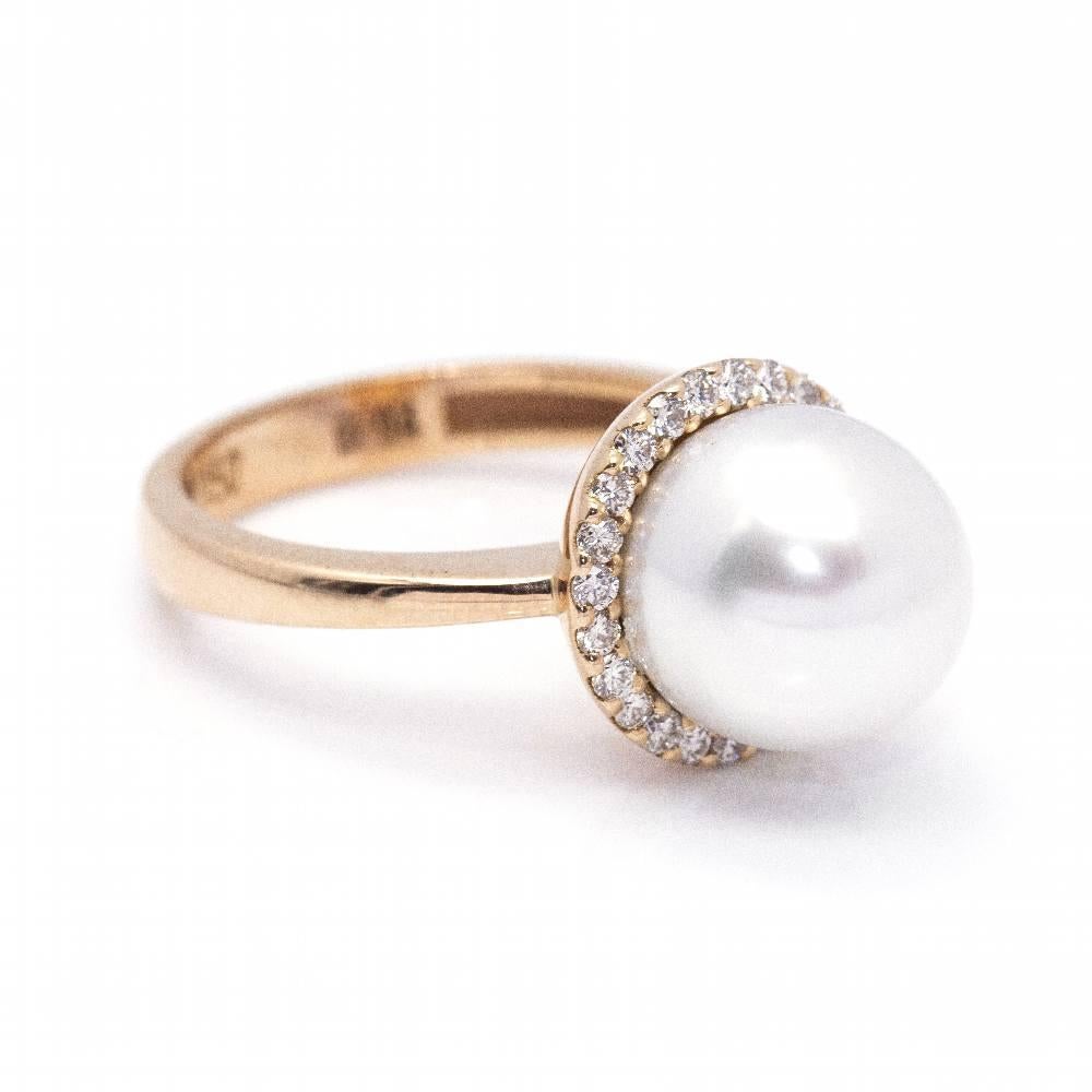Pearl and Diamond Ring In New Condition For Sale In BARCELONA, ES