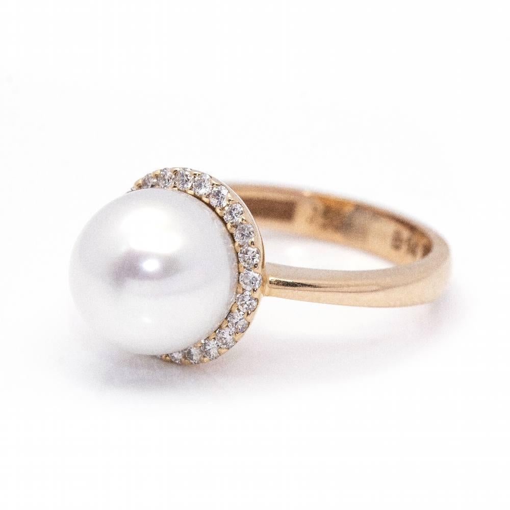 Women's Pearl and Diamond Ring For Sale