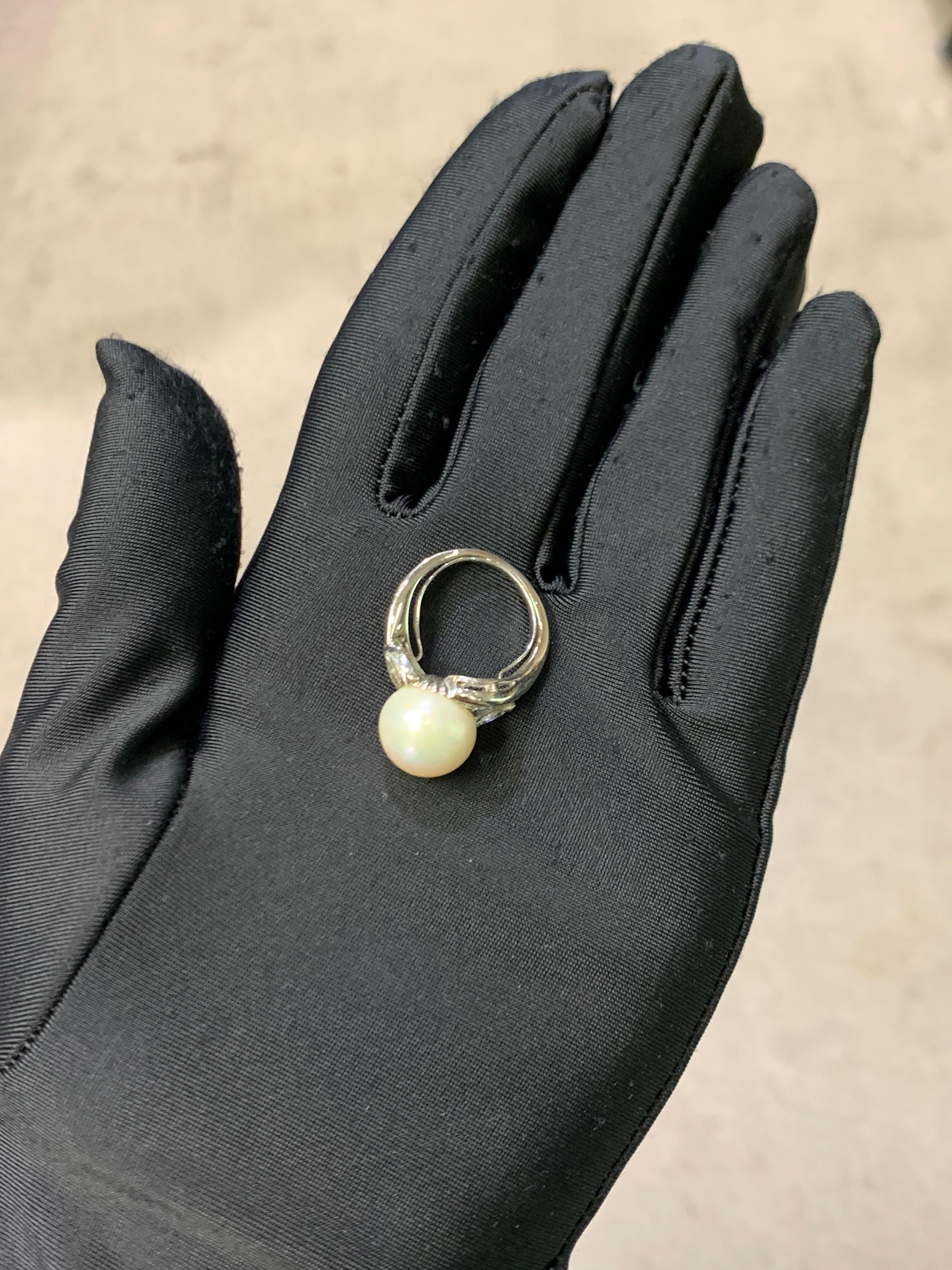 Pearl and Diamond Ring  In Excellent Condition For Sale In New York, NY