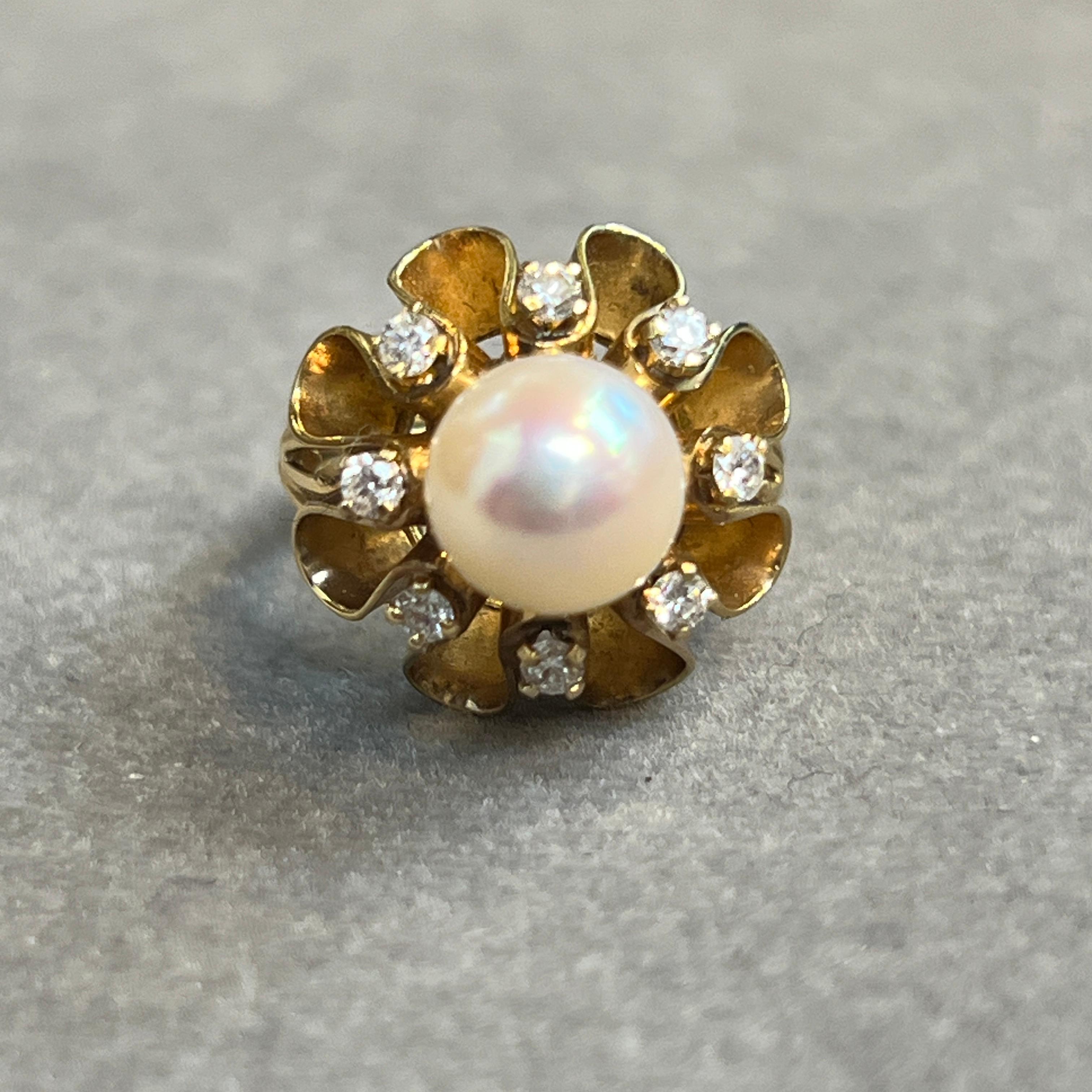 Ring mit Perlen- und Diamanten im Angebot 2