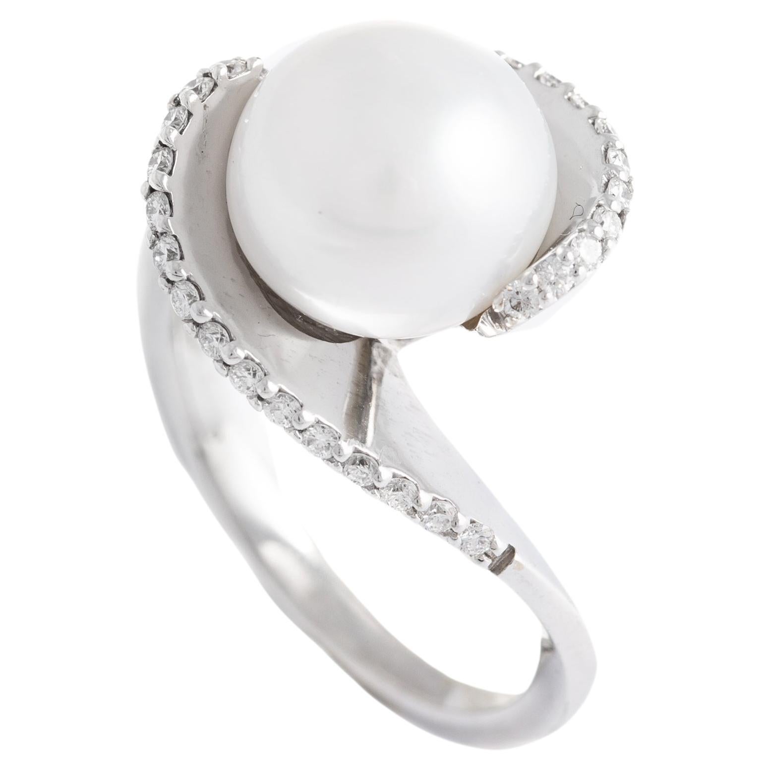 Pearl and Diamond Ring For Sale