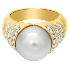 Pearl and Diamond Ring in 18k Yellow Gold
