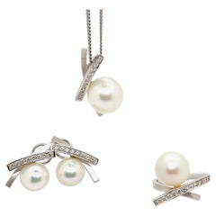 Pearl and Diamond Set White Gold 18 Karats Pearl and Diamond Set White Gold 18 Karats