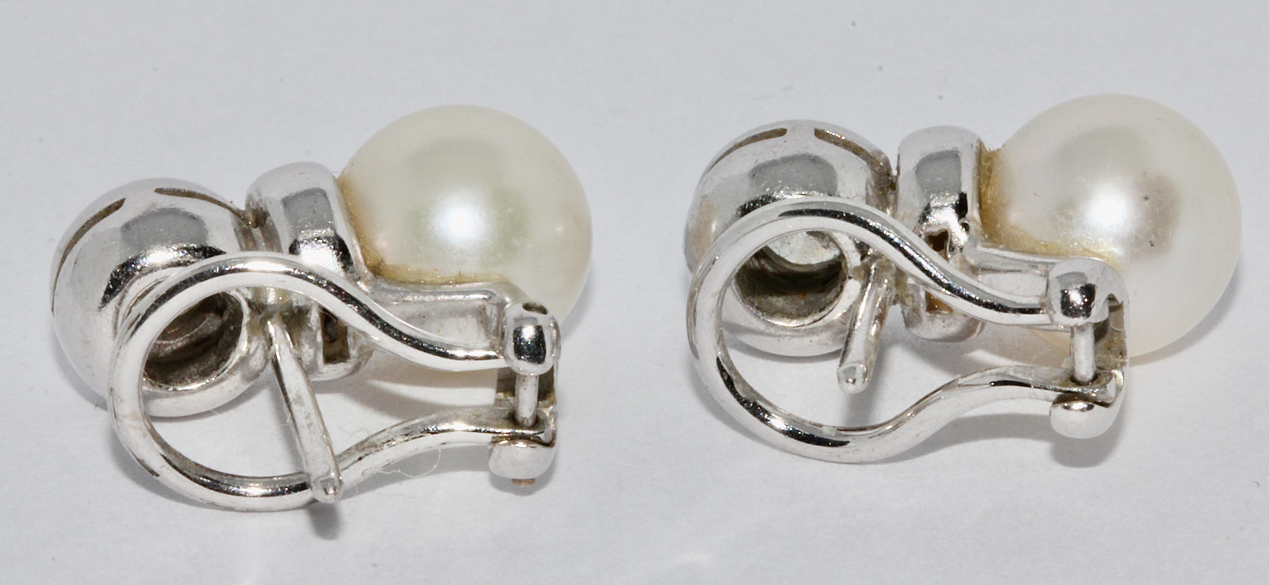 Perlen- und Diamant-Ohrstecker, Weißgold (Rundschliff) im Angebot