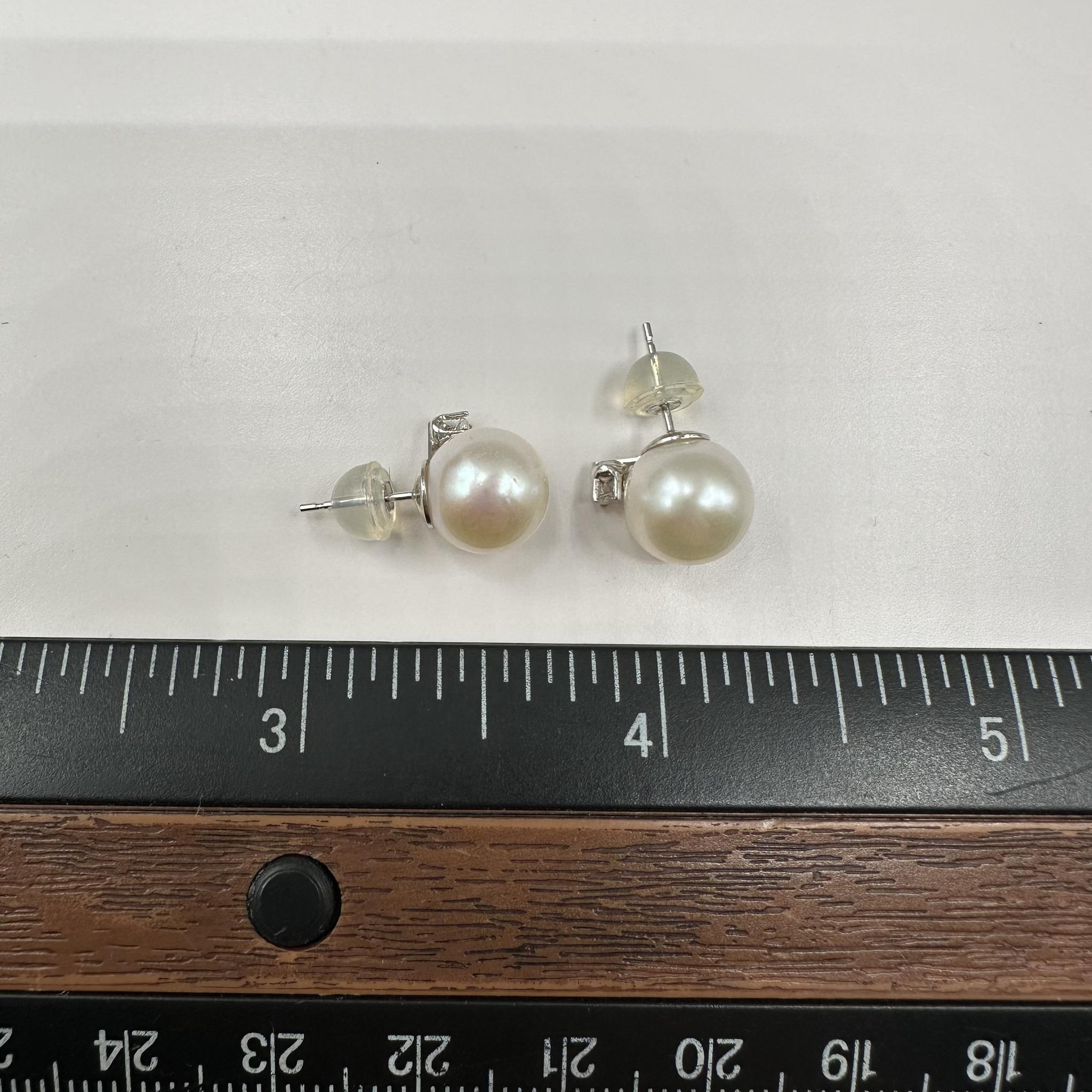 Boucles d'oreilles perles et diamants en or blanc 14kt - Perles rondes de 9mm, nouvelles Pour femmes en vente