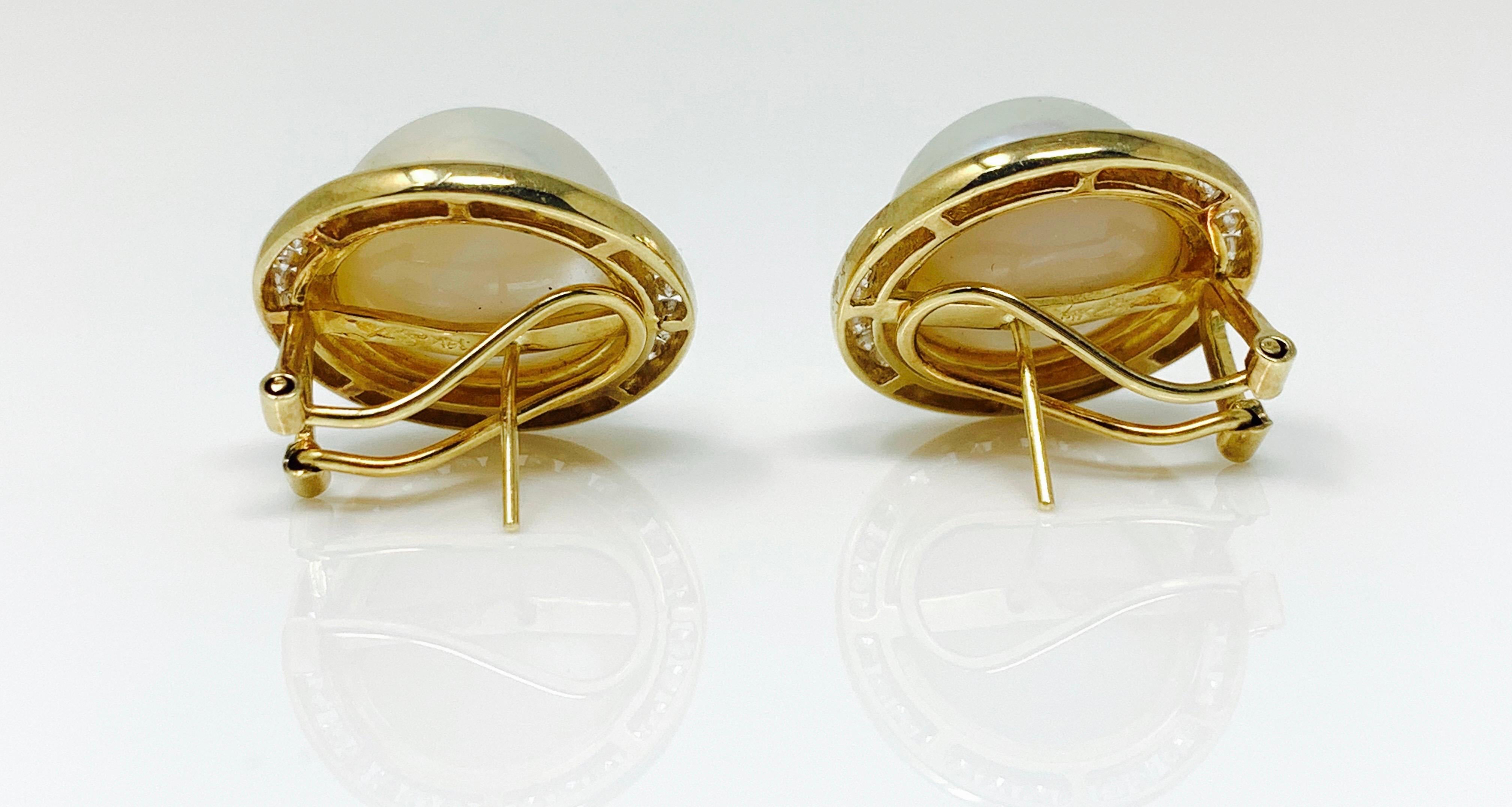 Perlen- und Diamant-Ohrstecker aus Gelbgold für Damen oder Herren im Angebot