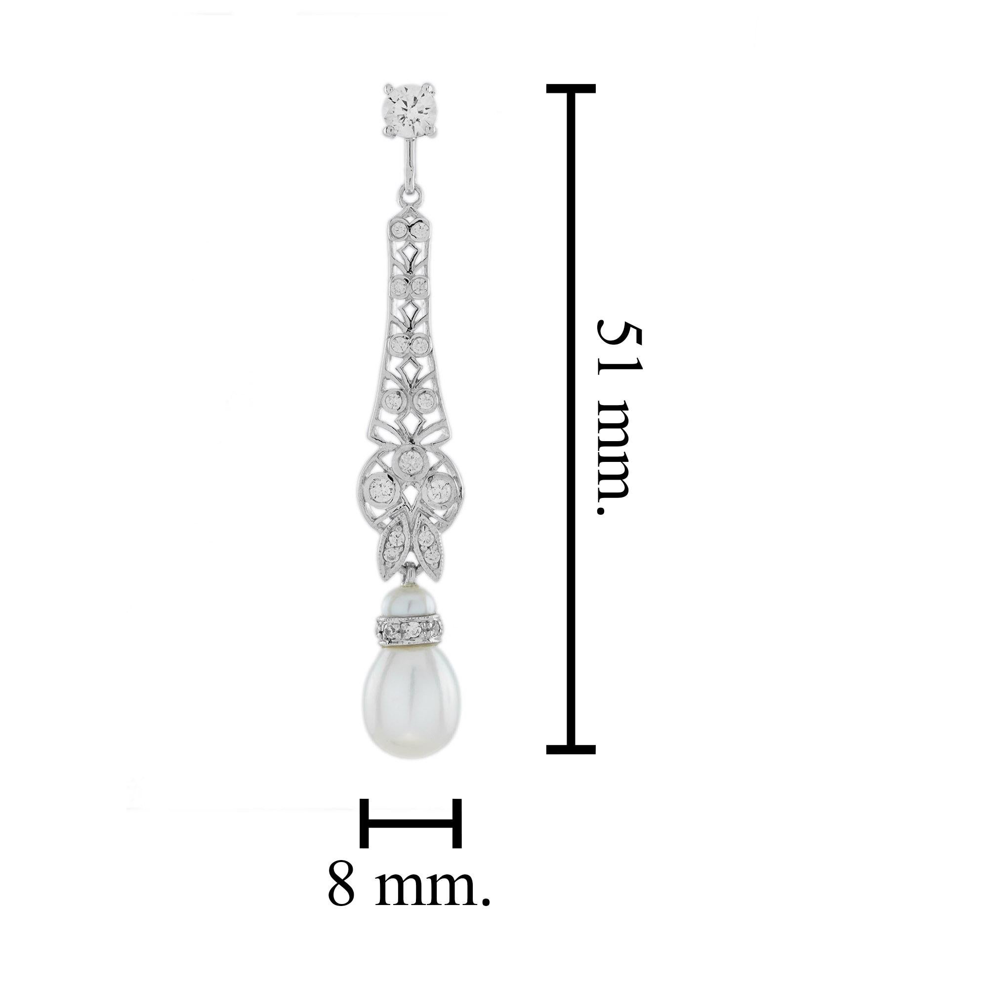 Pearl and Diamond Vintage Style Drop Earrings in 14K White Gold In New Condition For Sale In Bangkok, TH