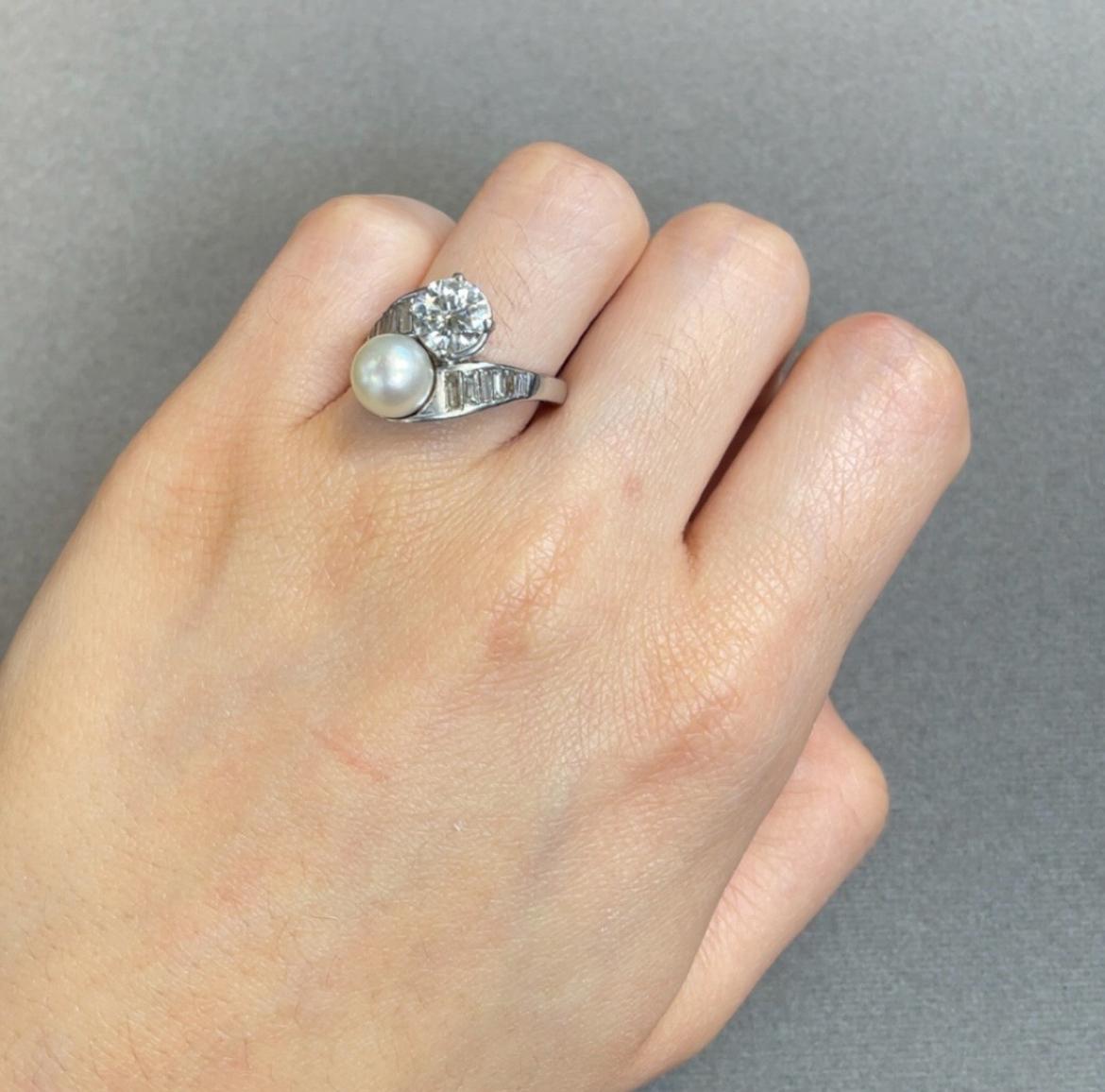 Anello You & Me con perle e diamanti

Un anello 