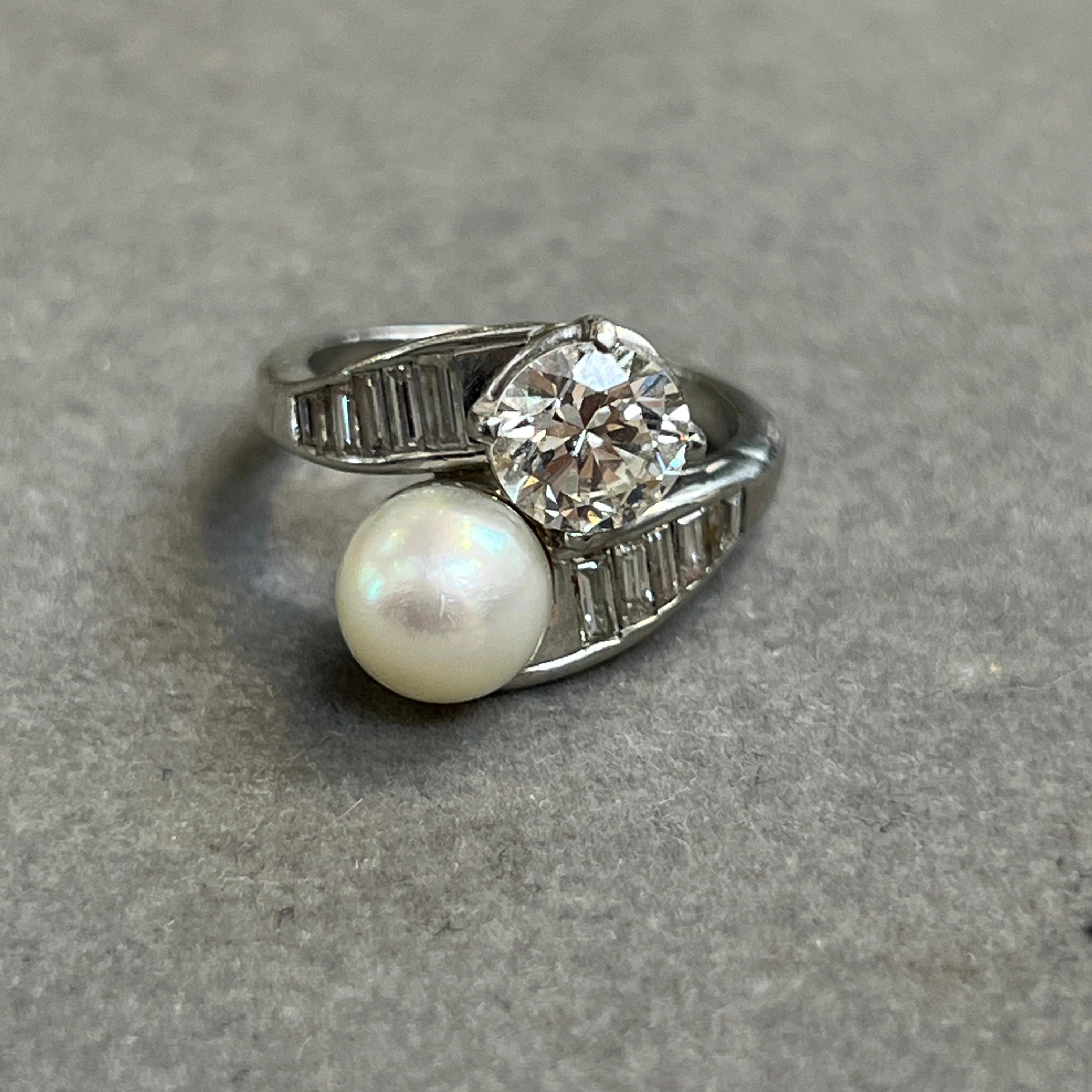 Donna Anello You & Me con perle e diamanti in vendita