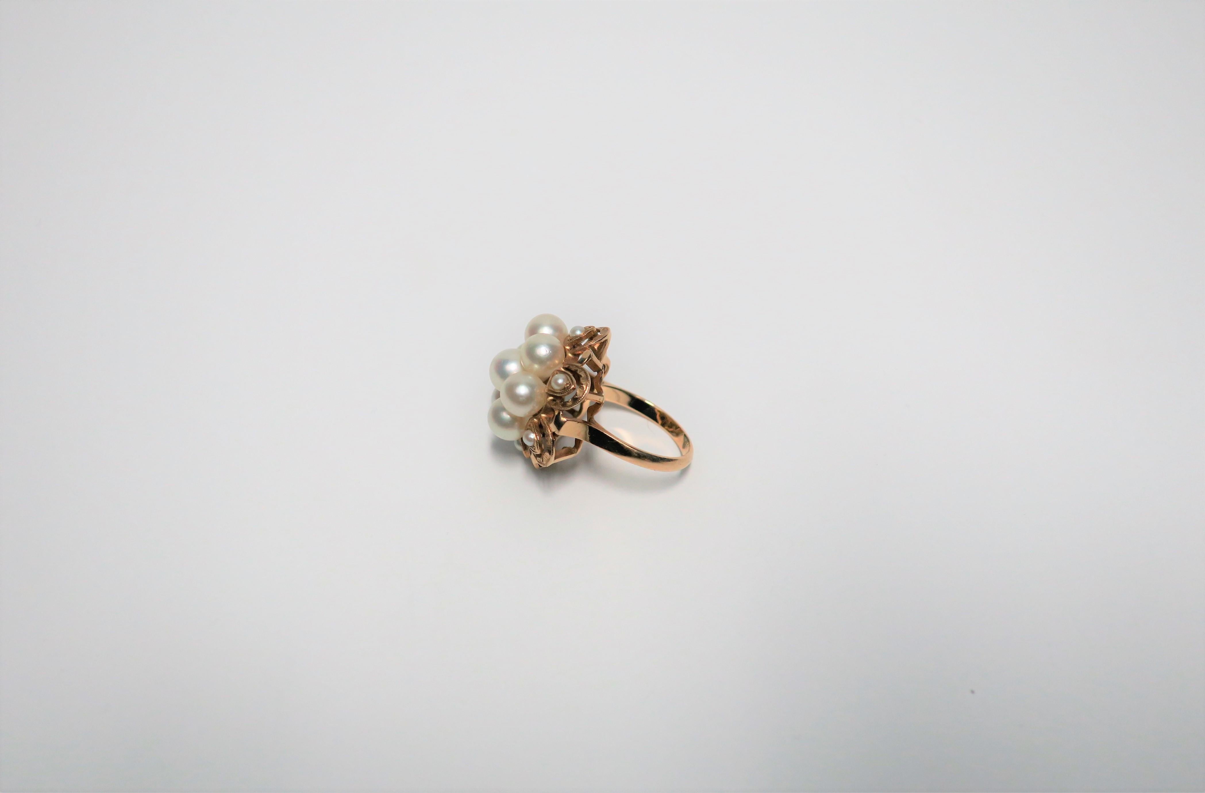 Cocktailring mit Perlen- und Gold-Cluster im Angebot 7