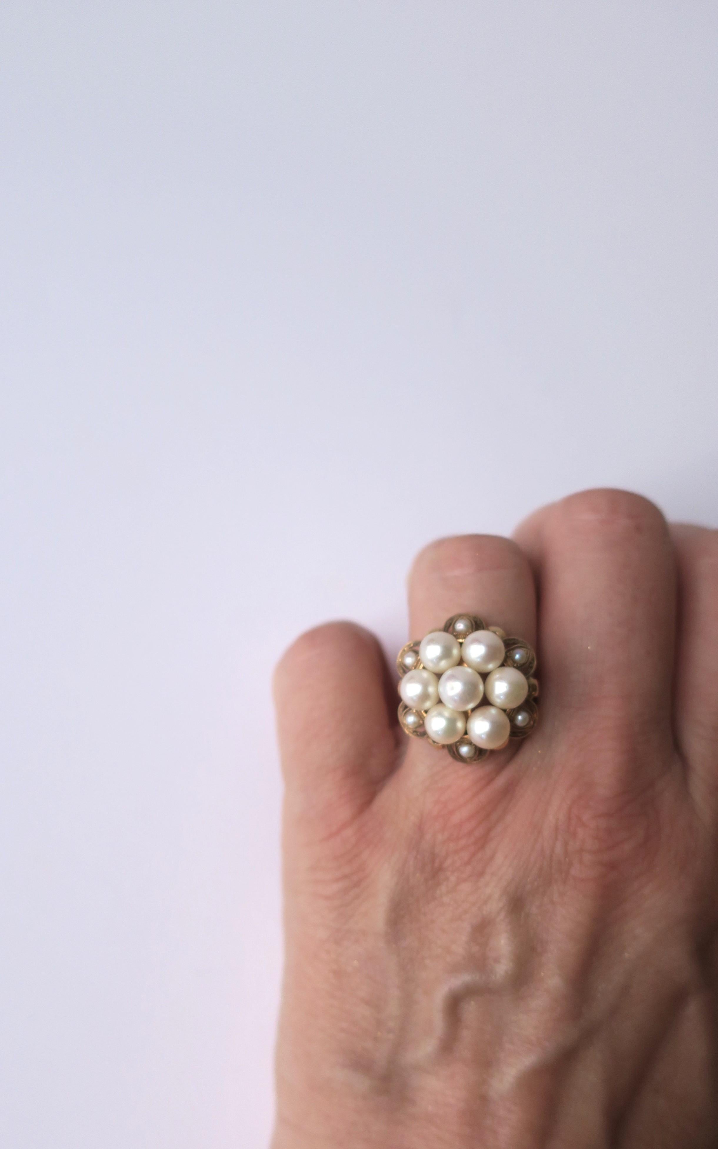 Cocktailring mit Perlen- und Gold-Cluster im Angebot 1