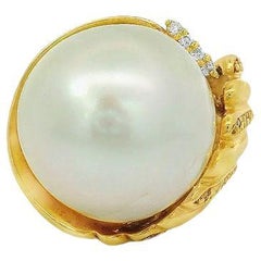 Anello da cocktail in oro e perle