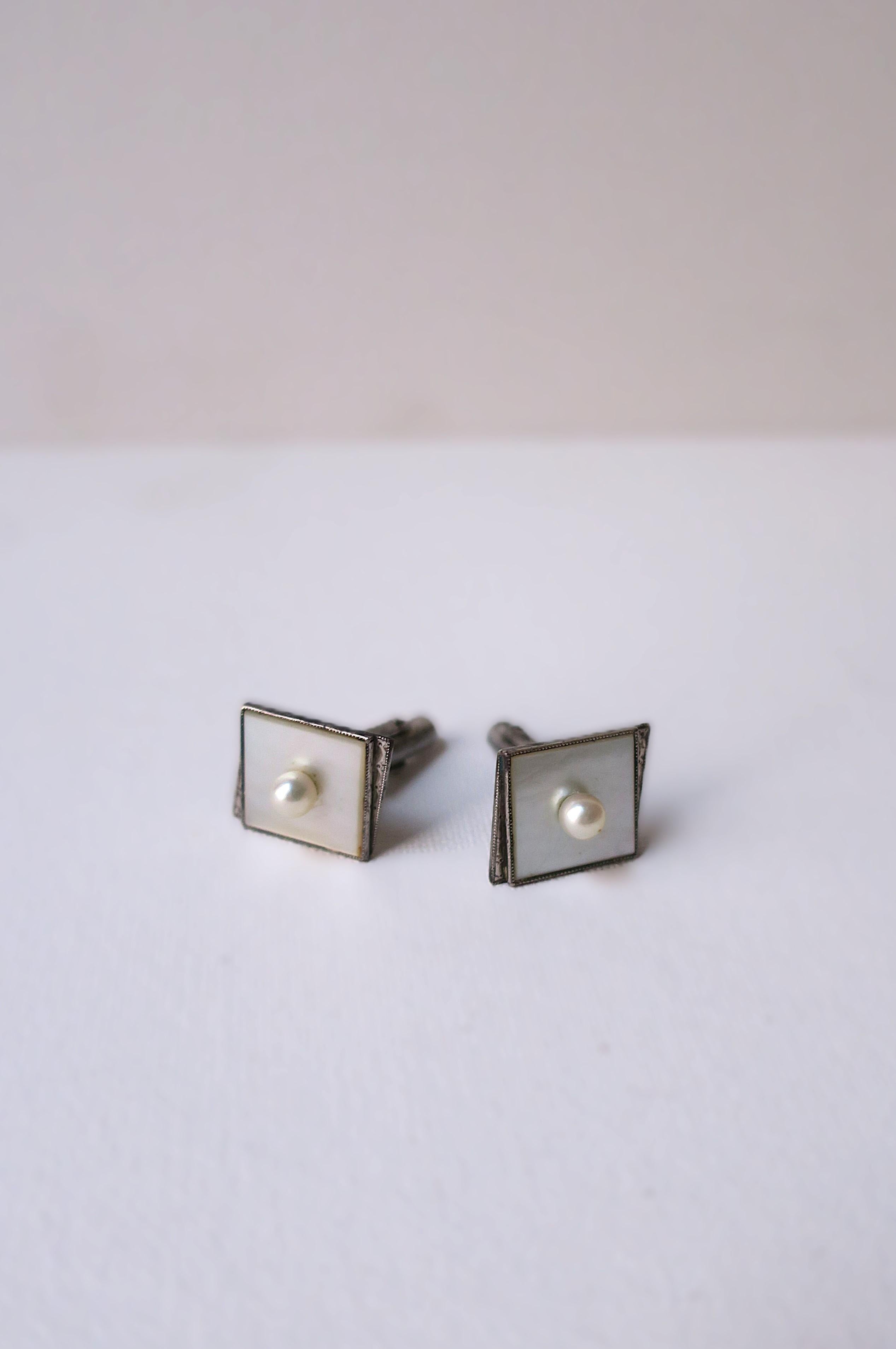 Taille ronde Boutons de manchette en perles et nacre en vente