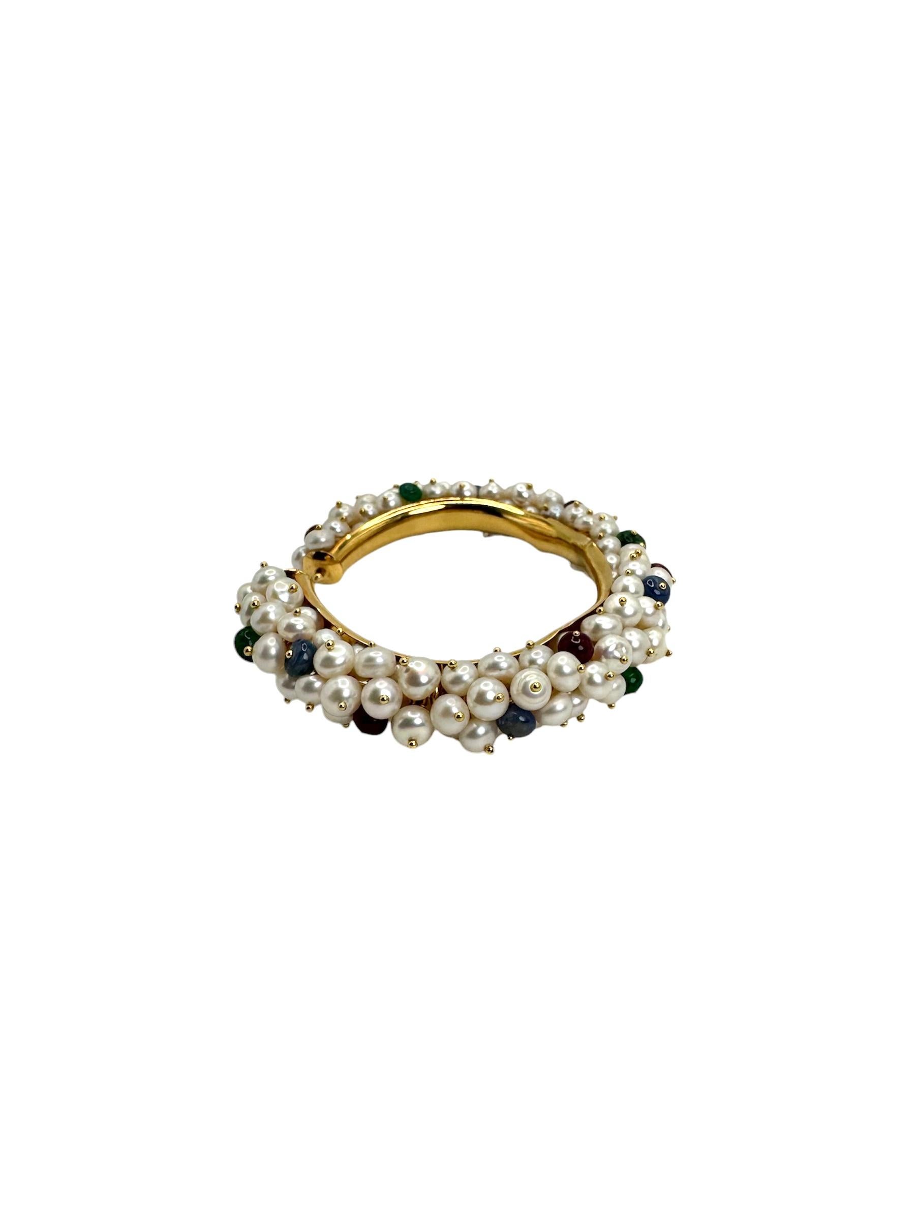 Armband aus Gold mit Perlen und mehrfarbigen Edelsteinen im Zustand „Hervorragend“ im Angebot in Great Neck Plaza, NY