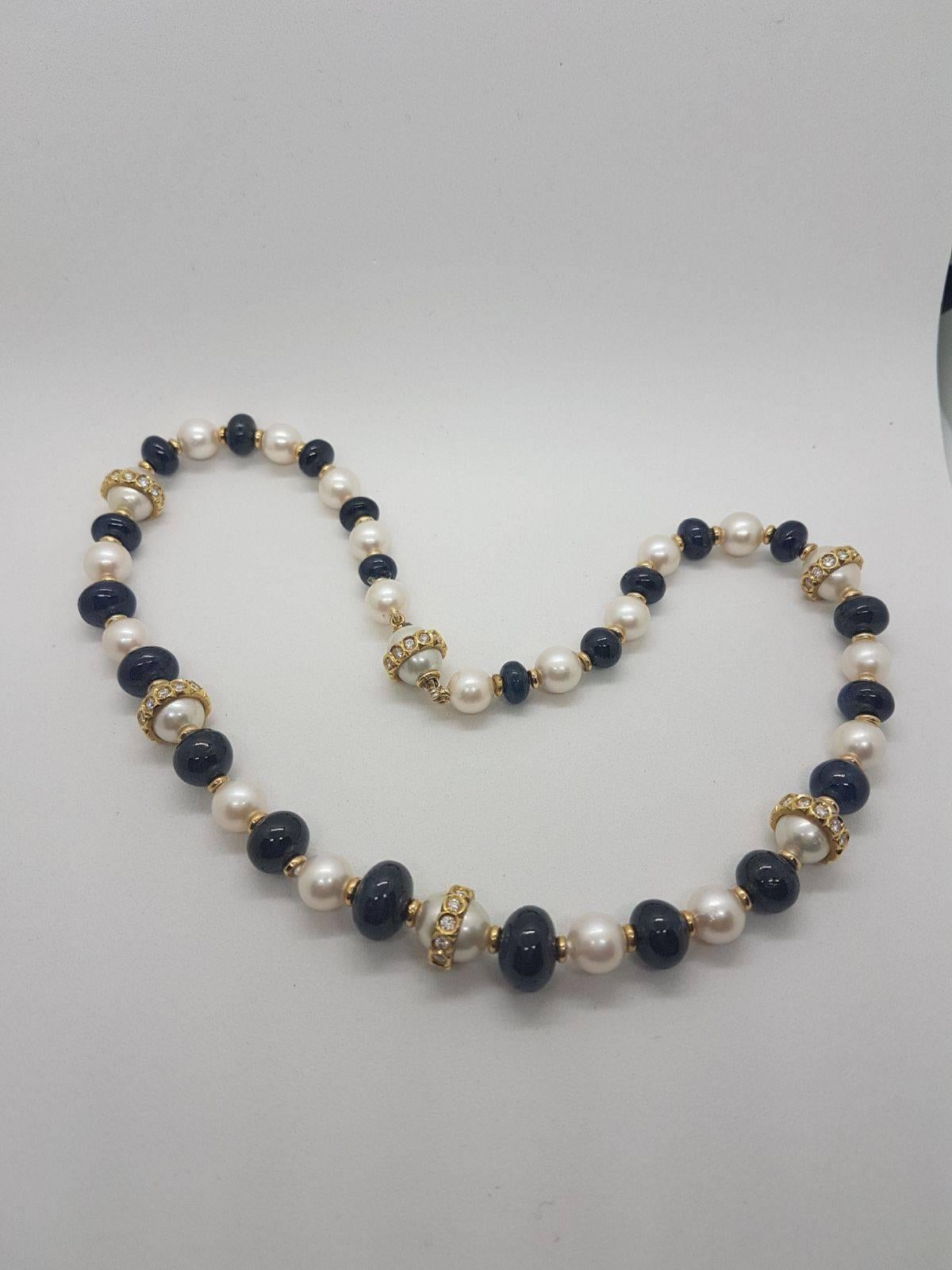 Pearl and Sapphire Necklace Set in Yellow Gold and Diamonds For Sale 1