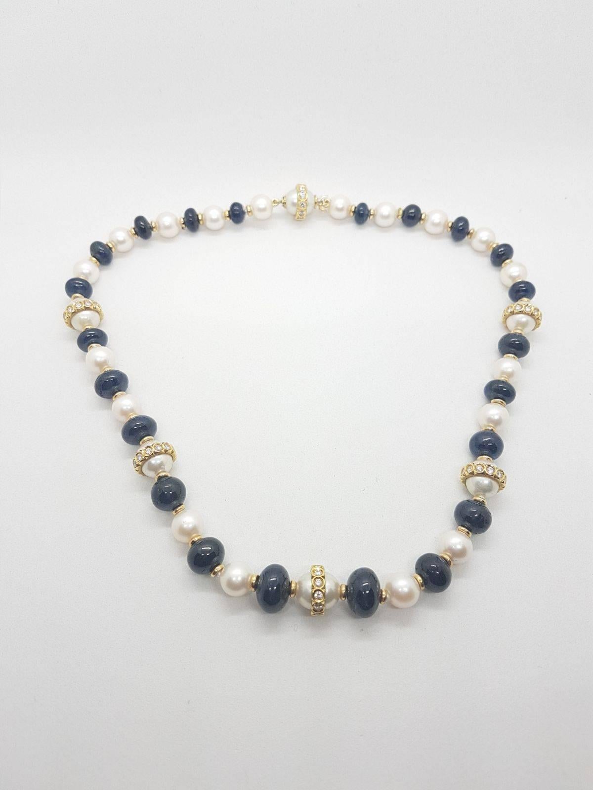 Pearl and Sapphire Necklace Set in Yellow Gold and Diamonds For Sale 3