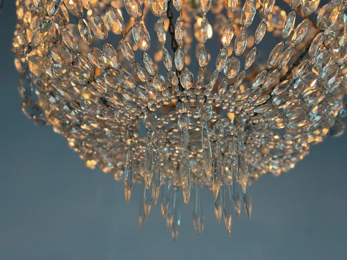 Perlentasche, Kronleuchter mit Reihen von geschliffenen Kristallperlen, um 1900 (Louis XV.) im Angebot