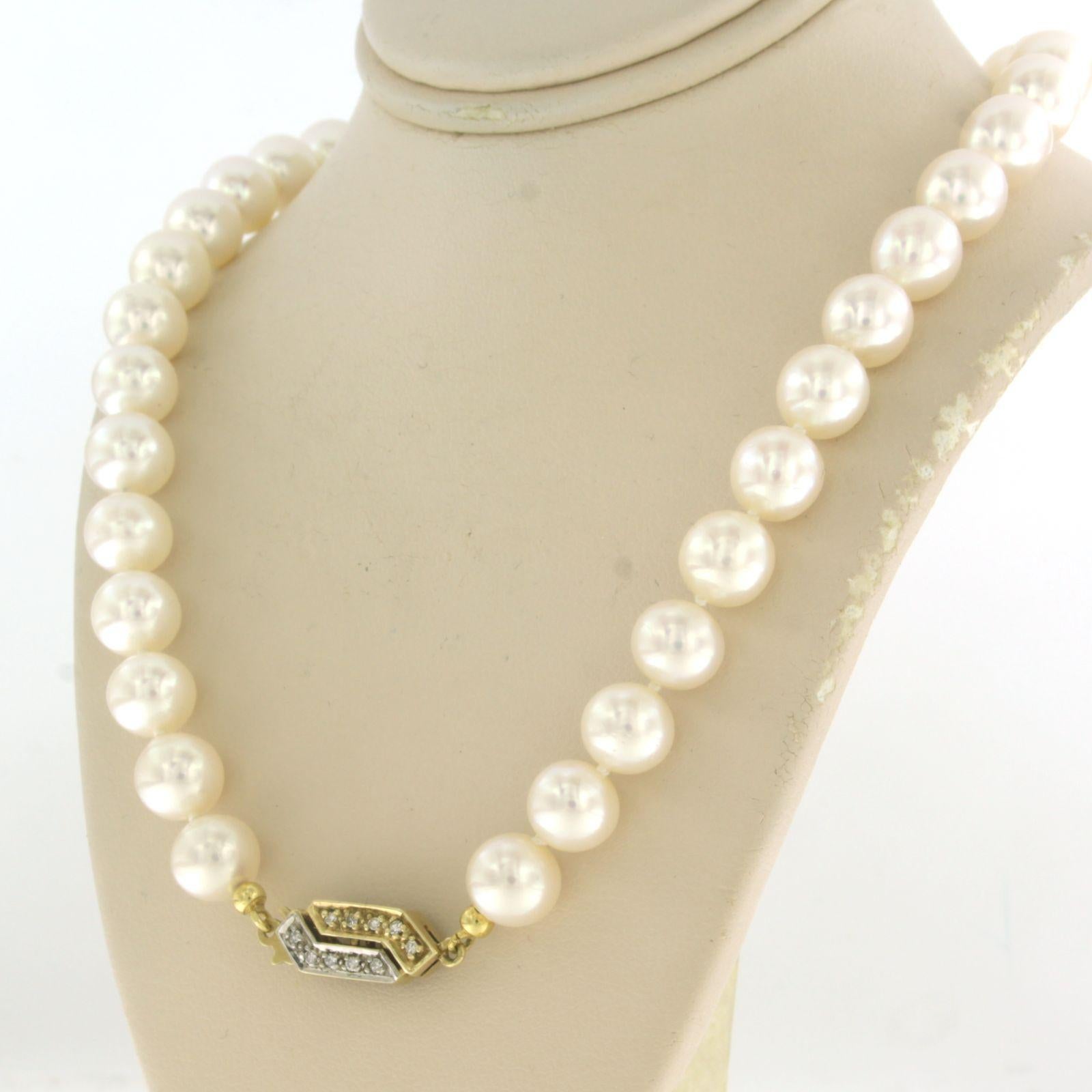 Bead Pearl bead necklace with lock set with diamonds 14k bicolour gold For Sale