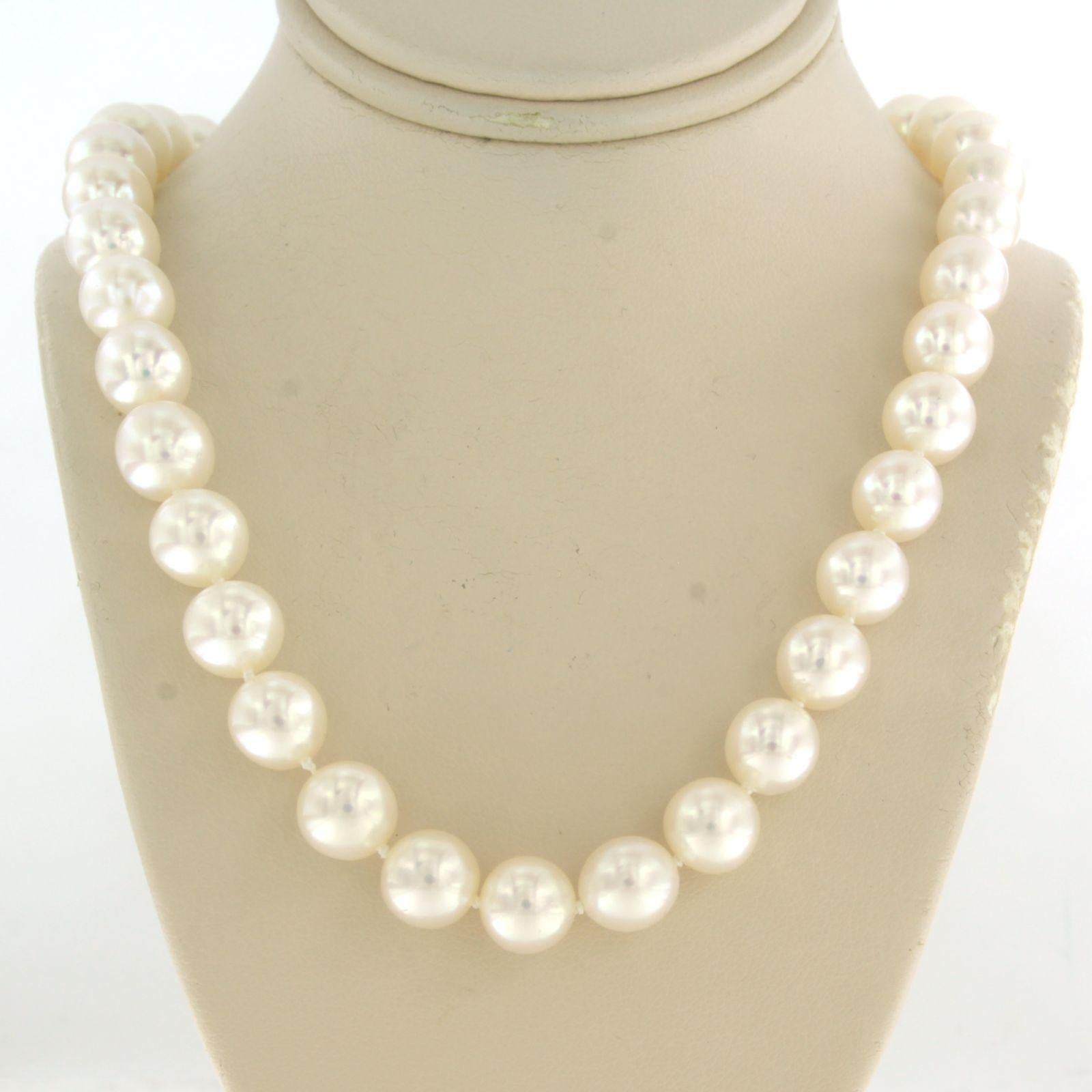 Collier de perles avec serrure sertie de diamants Or bicolore 14k Pour femmes en vente