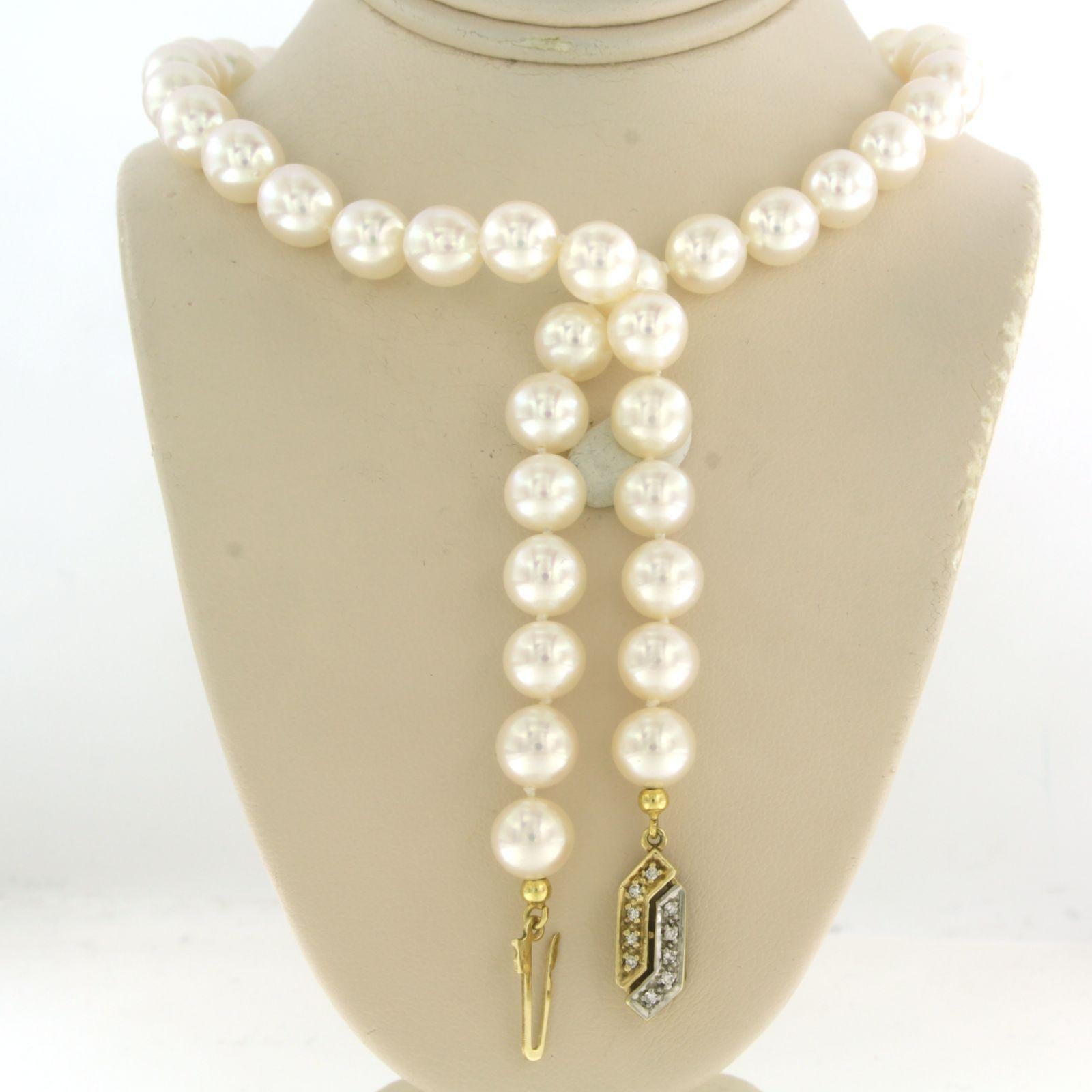 Pearl bead necklace with lock set with diamonds 14k bicolour gold For Sale 1