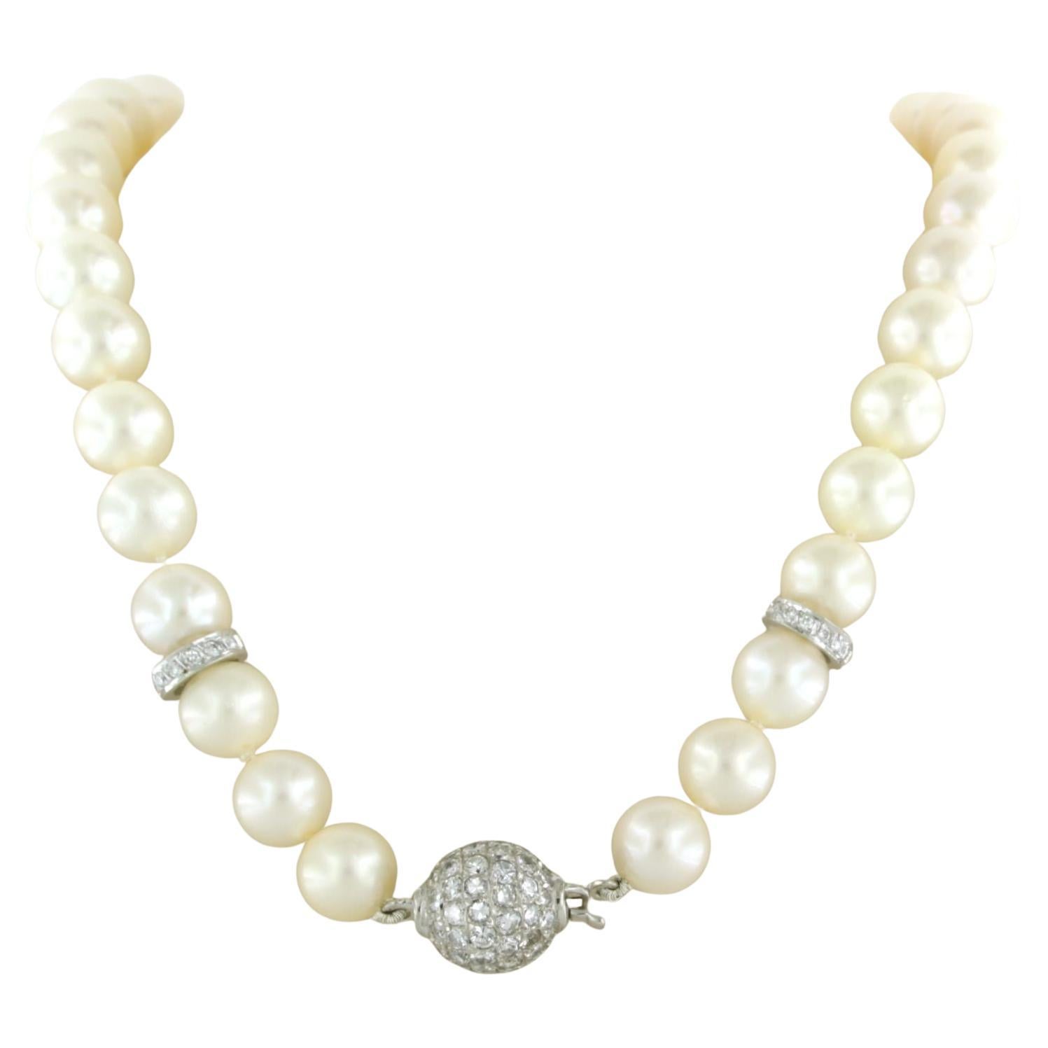 Pearl beads necklace with 18k gold claps brilliant cut diamond up to 2.20ct