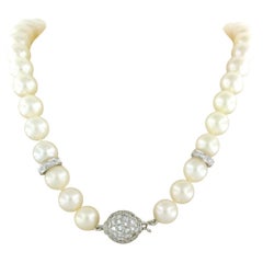 Collana di perle con fermagli in oro 18k e diamante taglio brillante fino a 2,20ct