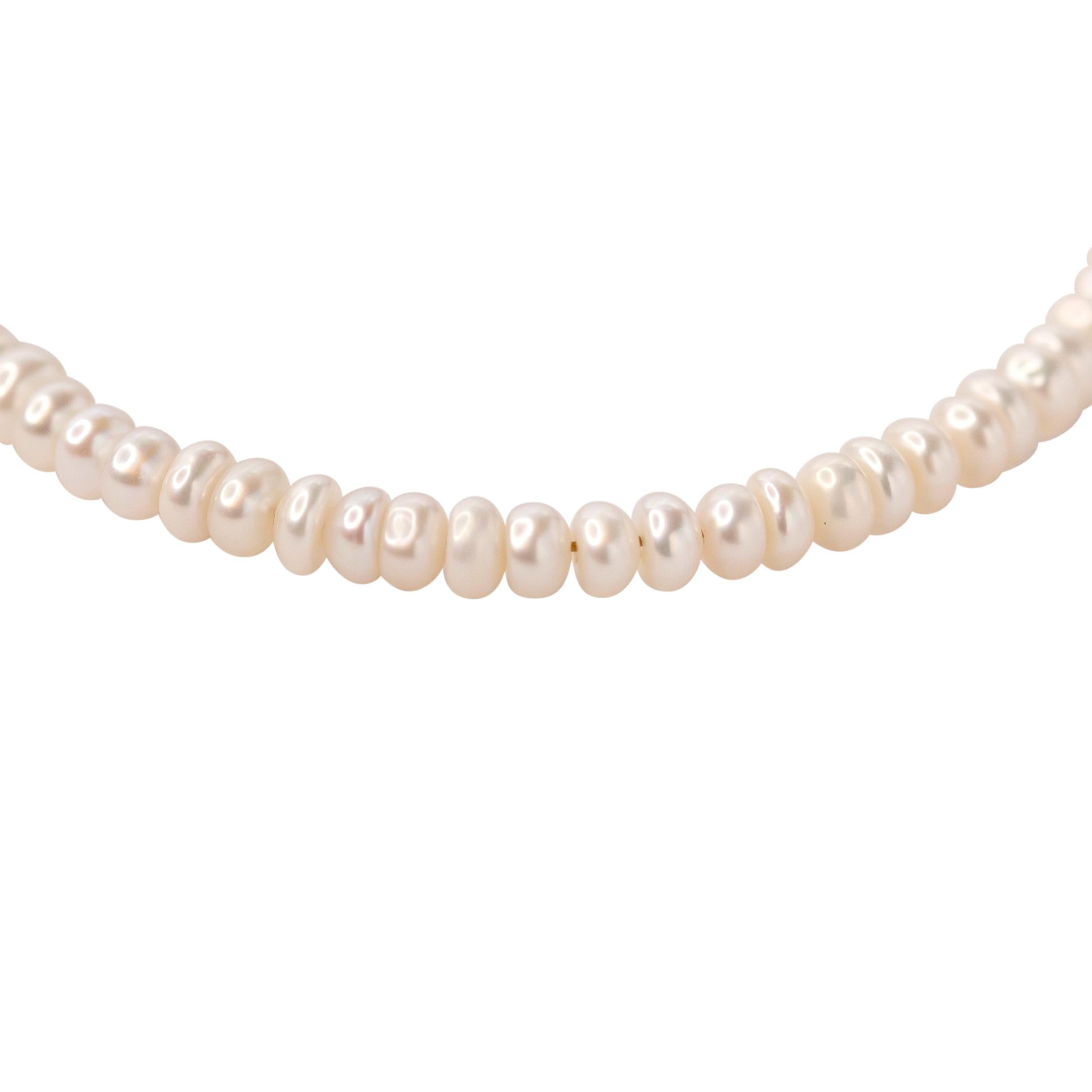 Eleganza senza tempo con questo mini bracciale di perle, un delicato sussurro di eleganza che aggiunge bellezza luminosa ai tuoi momenti quotidiani.

	-	6,25