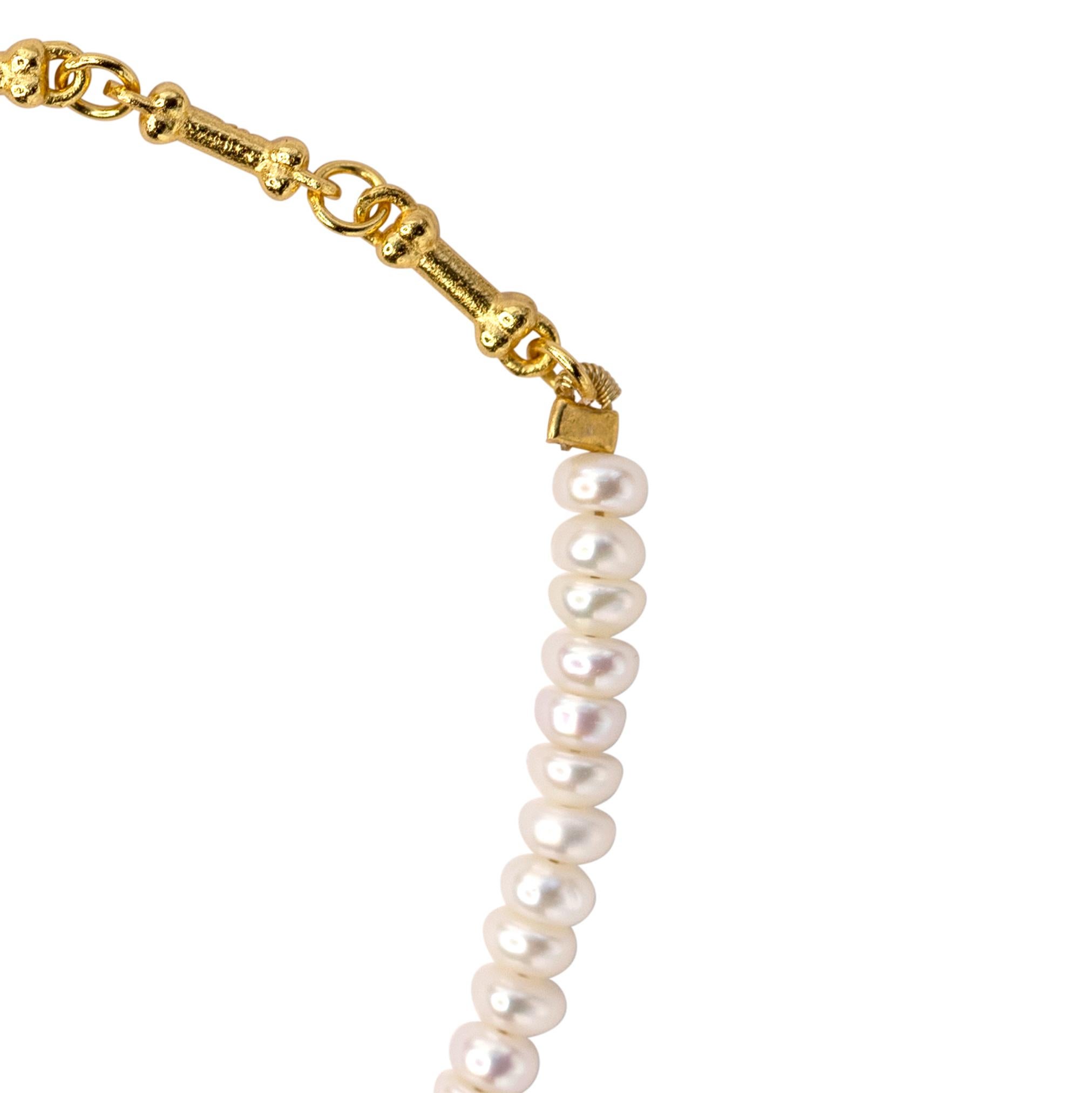 Artigiano Bracciale a catena con mini perle e osso di cane - by Bombyx House in vendita